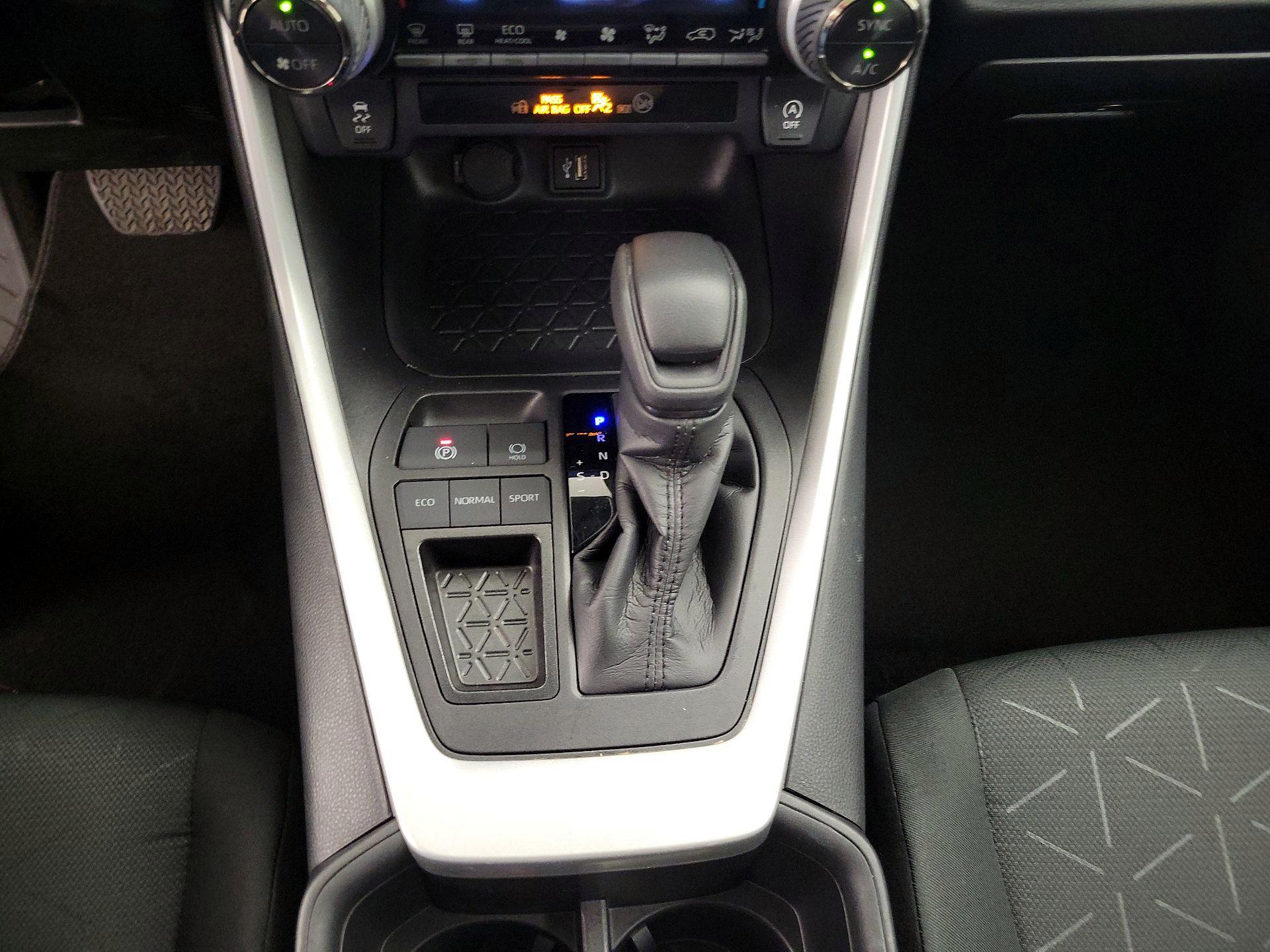 Thumbnail: 2024 Toyota RAV4 - 17