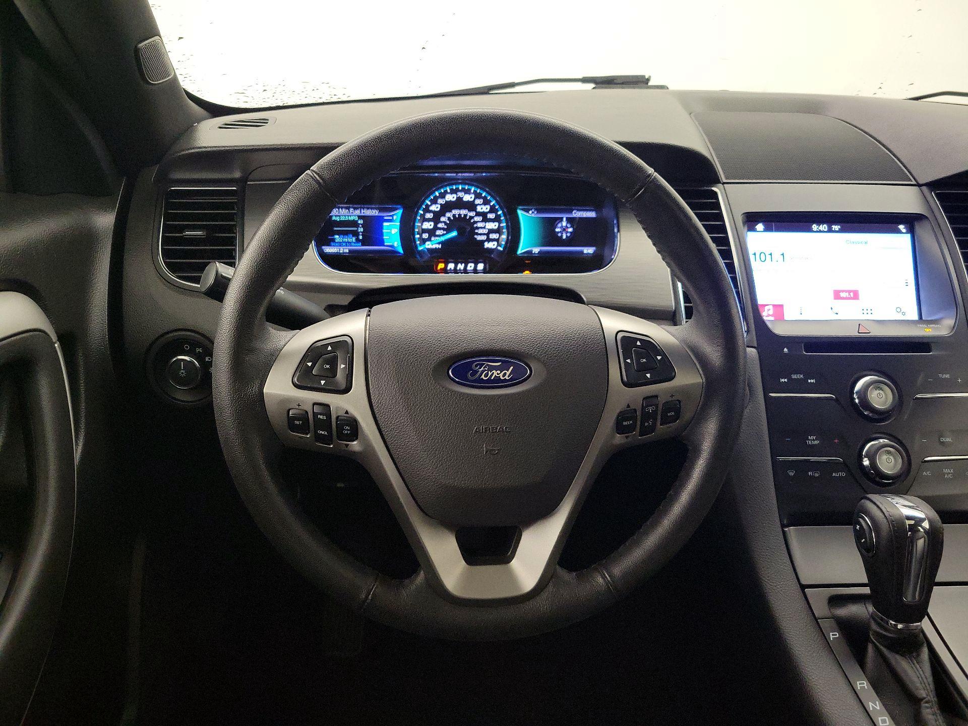 Thumbnail: 2016 Ford Taurus - 10