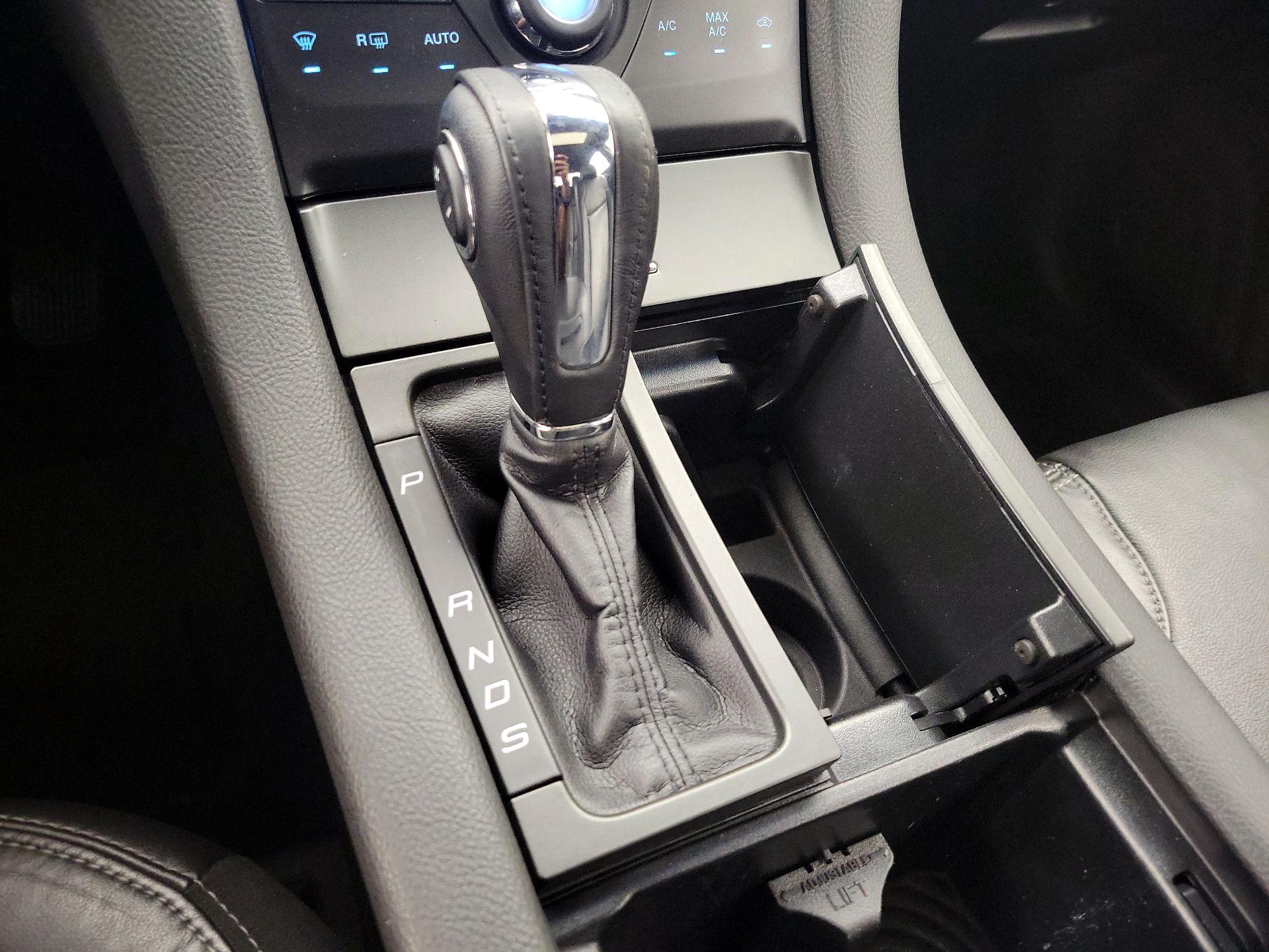 Thumbnail: 2016 Ford Taurus - 17