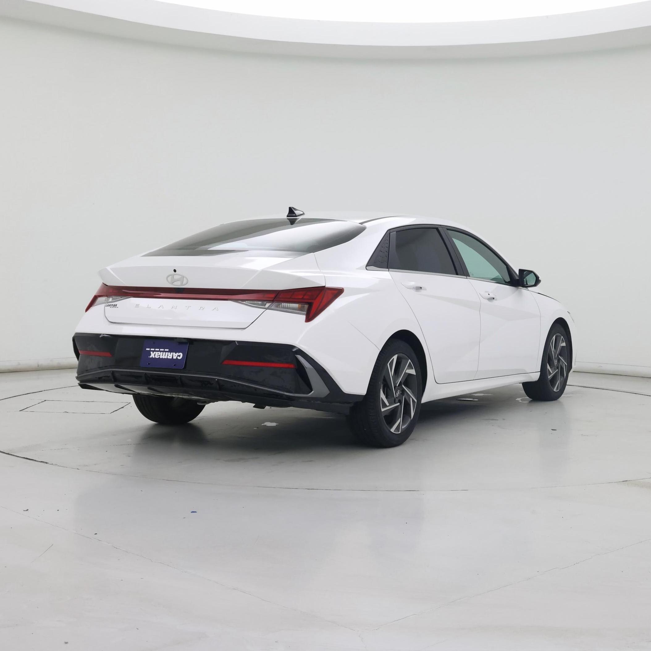 Thumbnail: 2024 Hyundai Elantra - 8