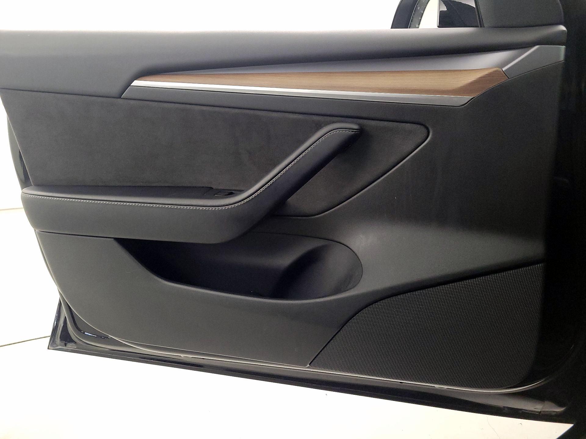 Thumbnail: 2022 Tesla Model 3 - 12