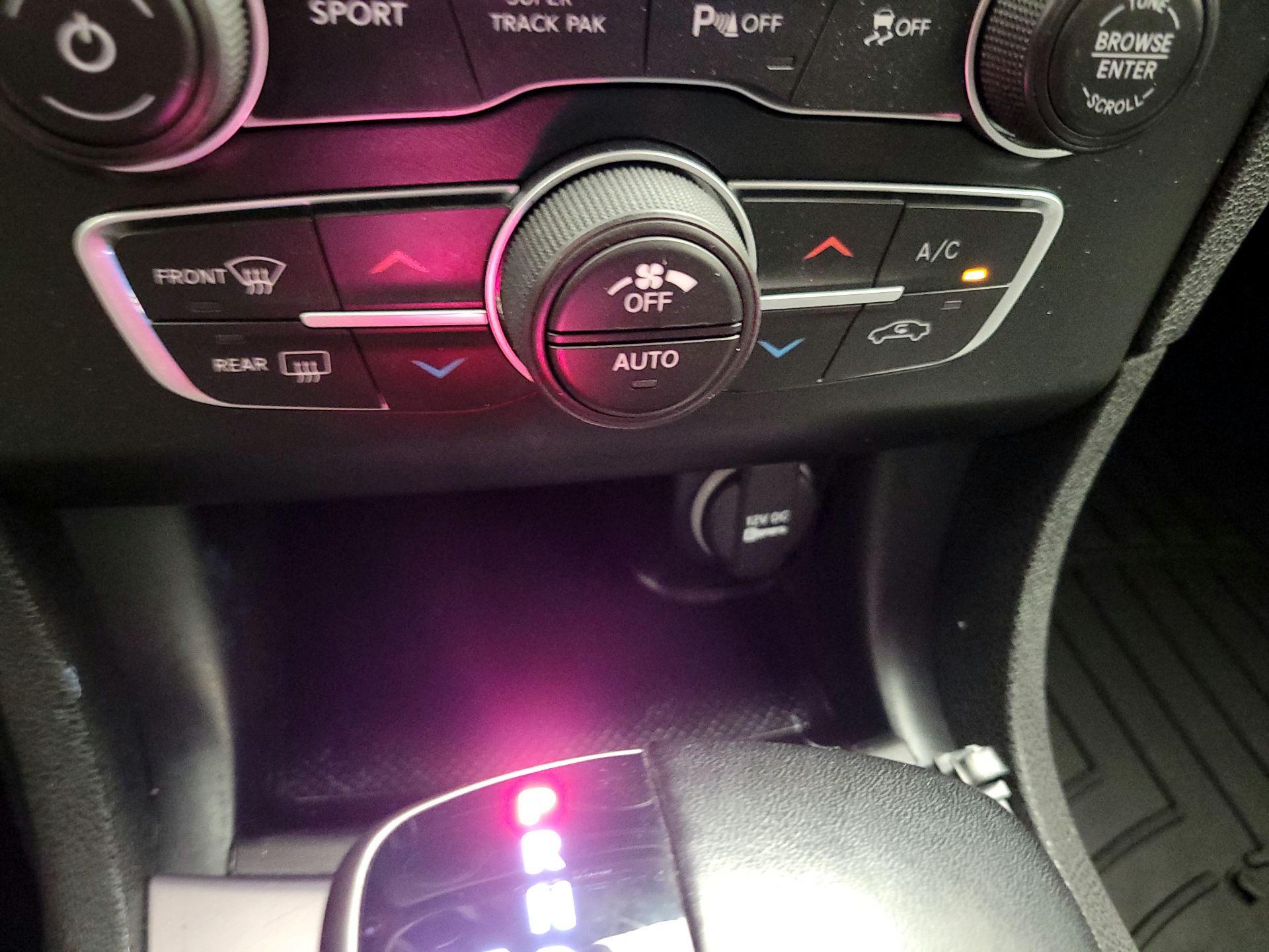 Thumbnail: 2021 Dodge Charger - 16