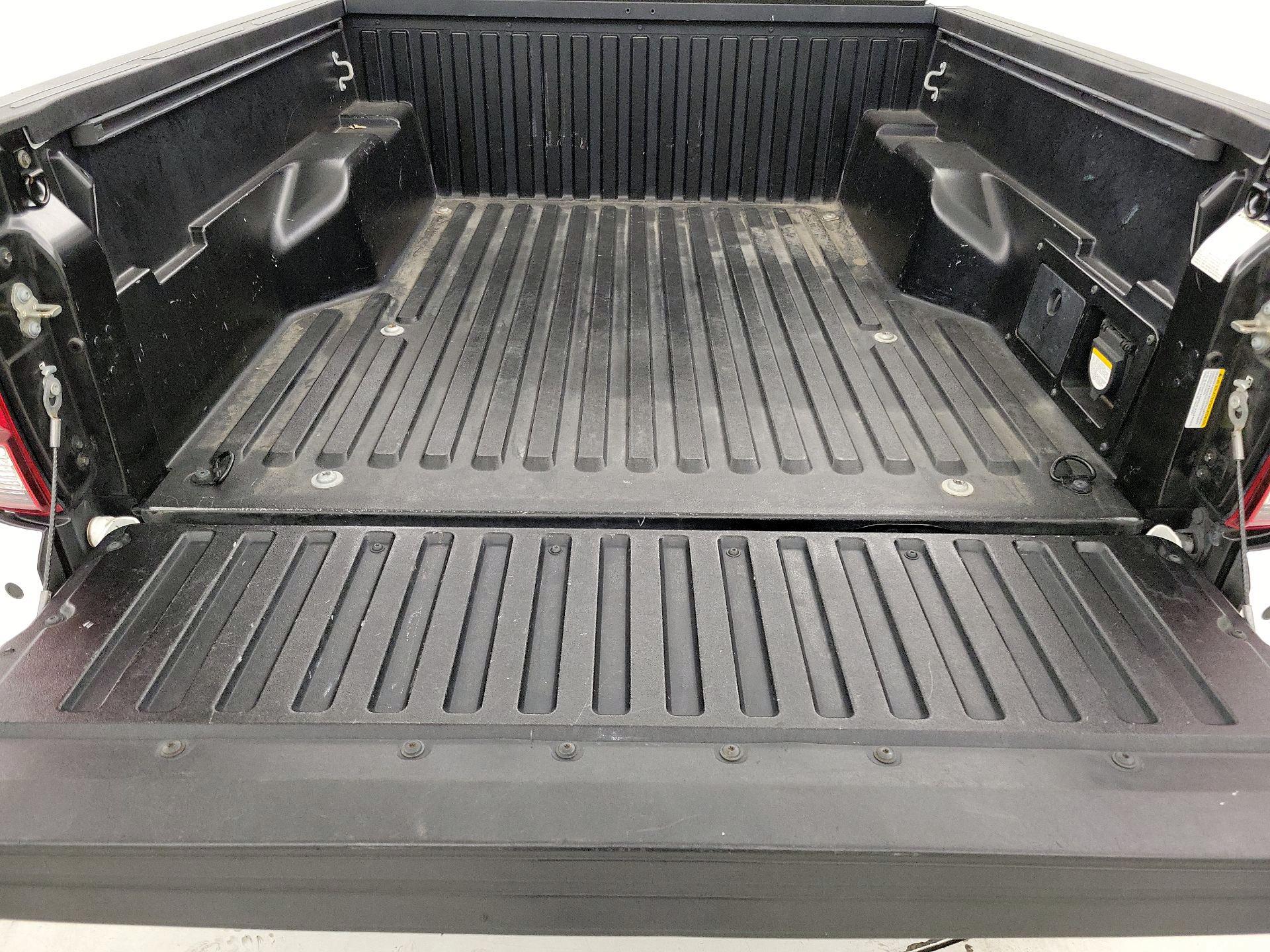 Thumbnail: 2019 Toyota Tacoma - 20