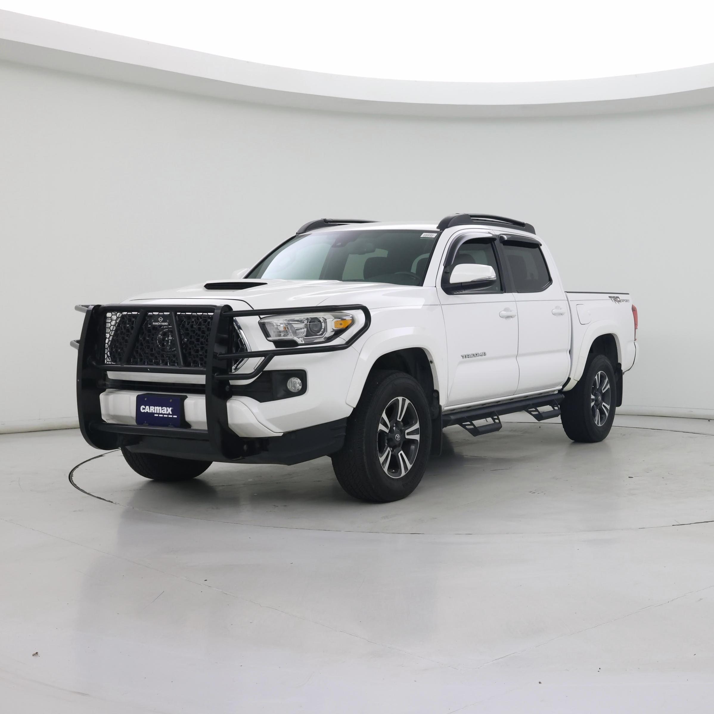 Thumbnail: 2019 Toyota Tacoma - 4