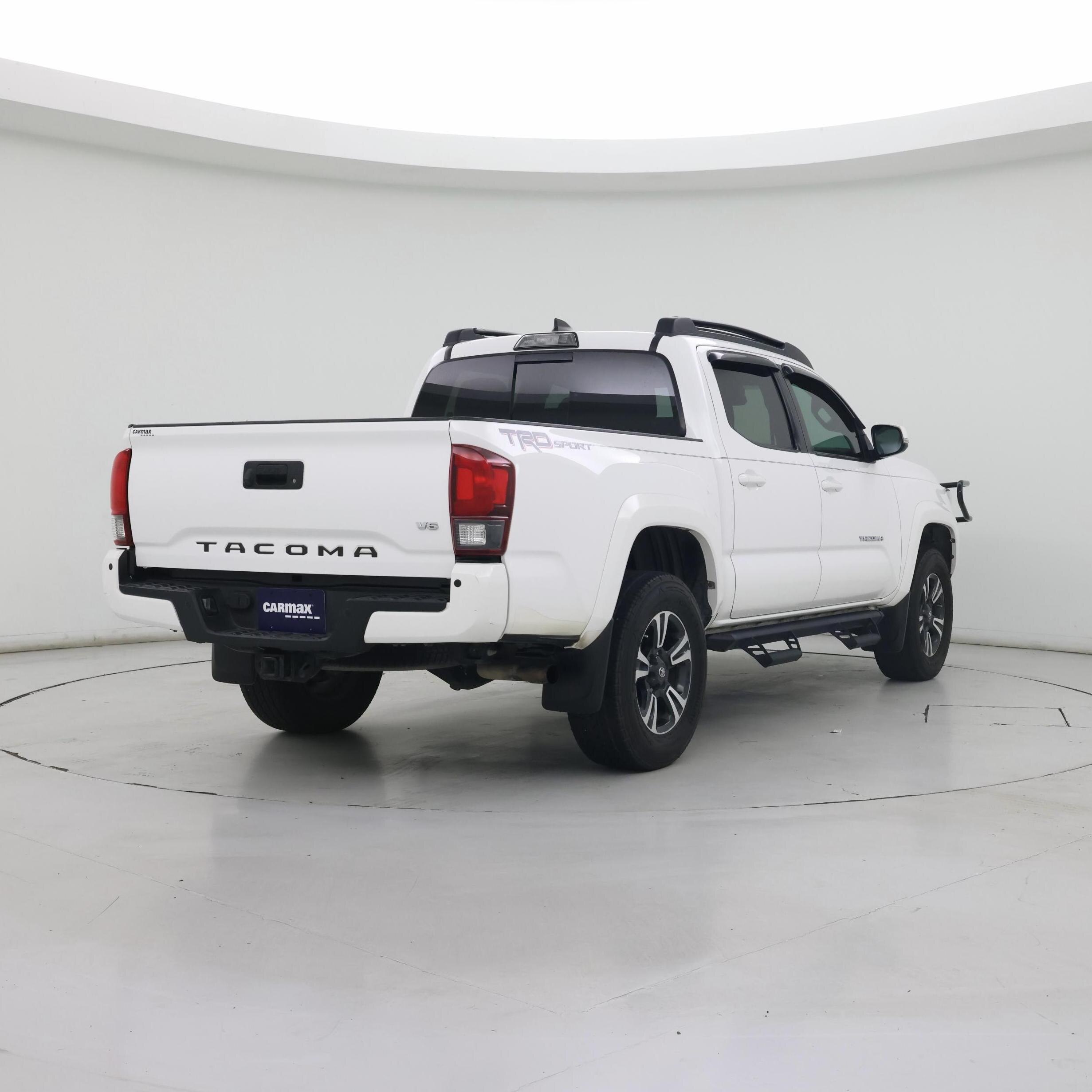 Thumbnail: 2019 Toyota Tacoma - 8