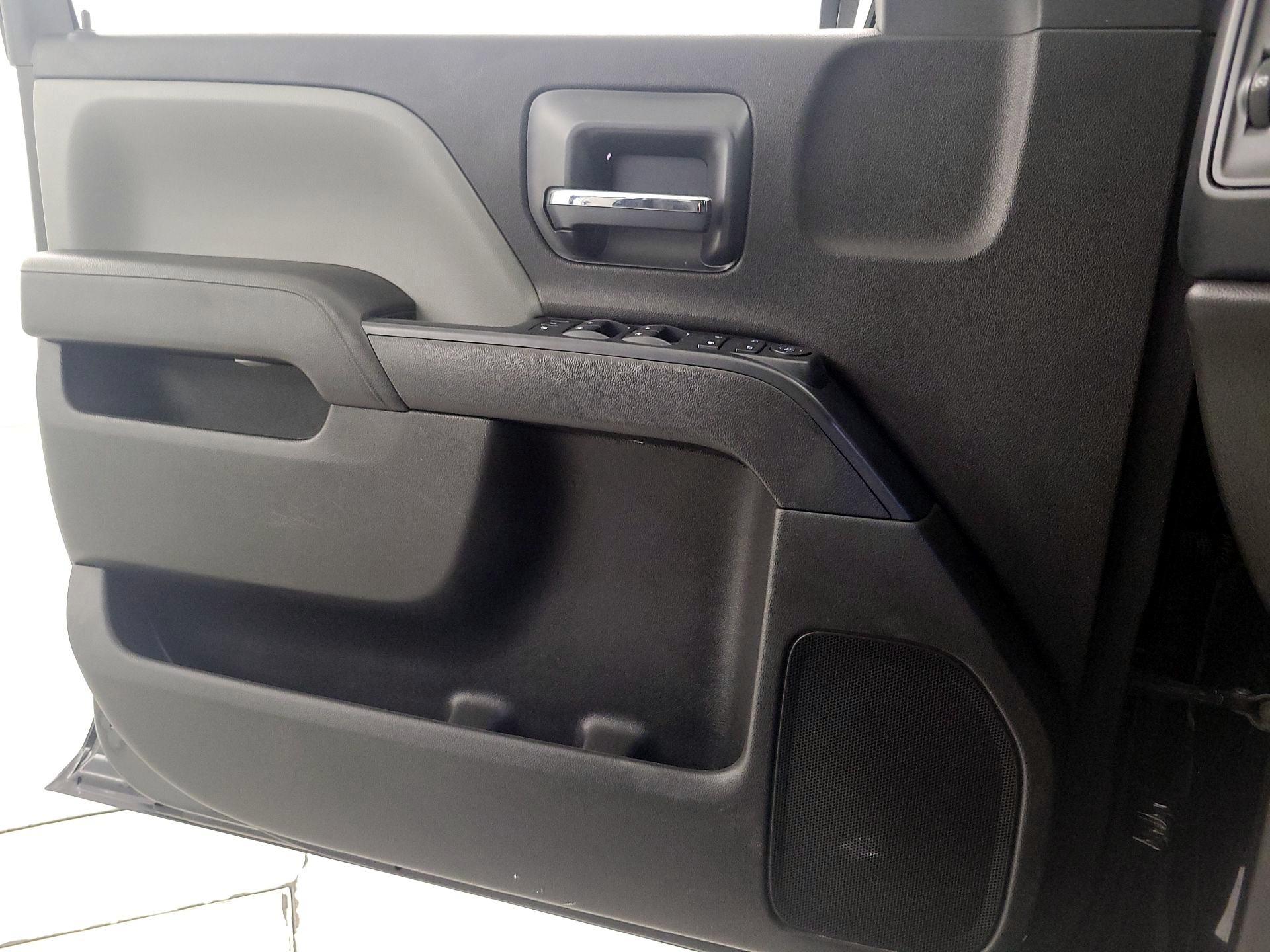 Thumbnail: 2018 Chevrolet Silverado 1500 - 12