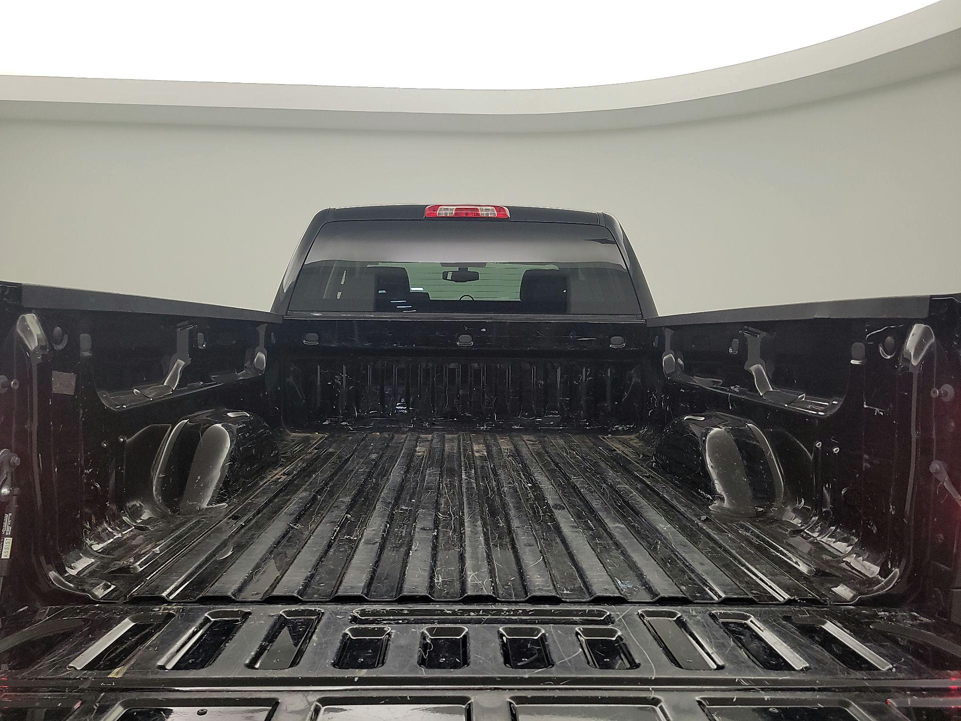 Thumbnail: 2018 Chevrolet Silverado 1500 - 19