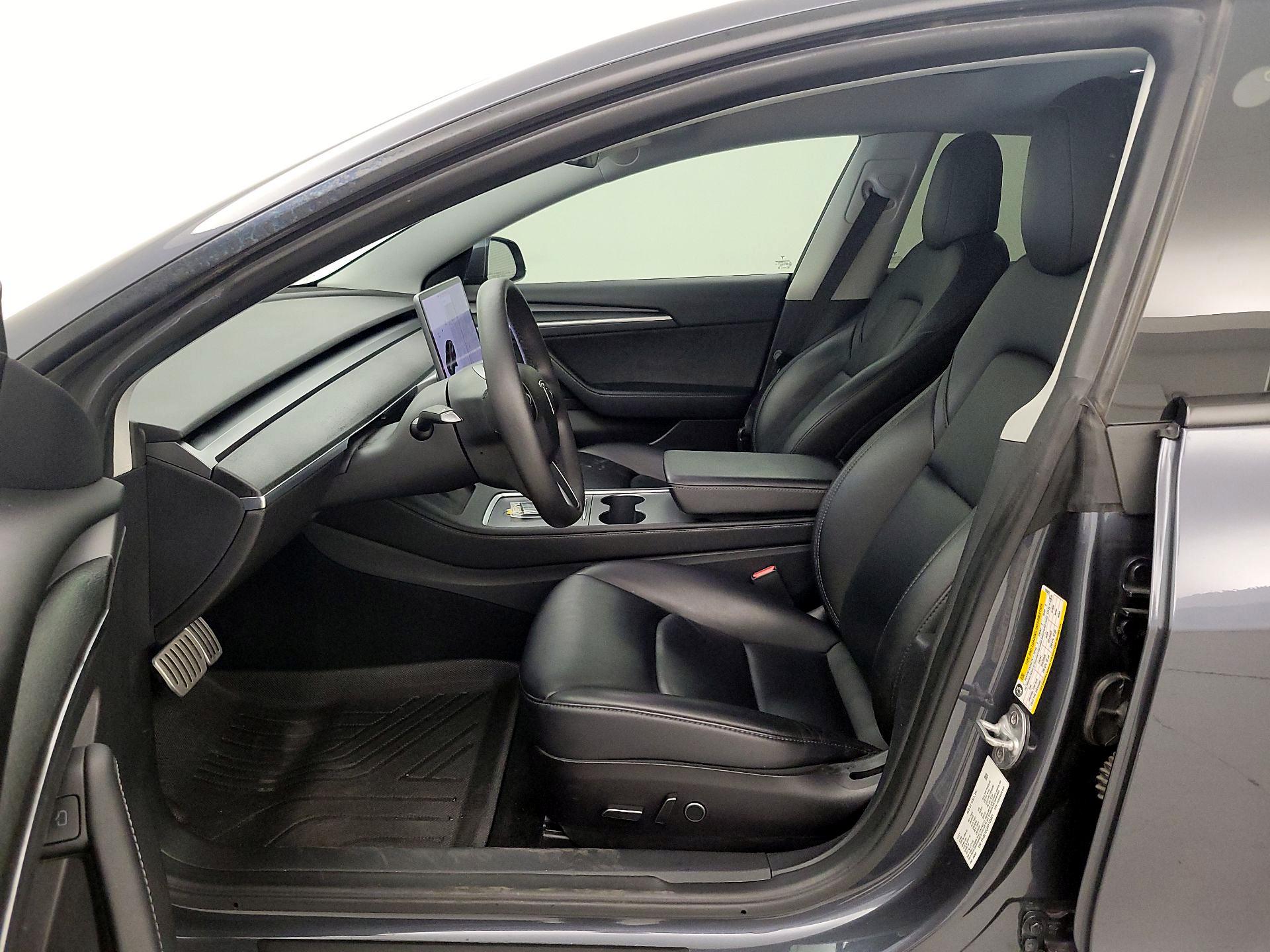 Thumbnail: 2022 Tesla Model 3 - 11