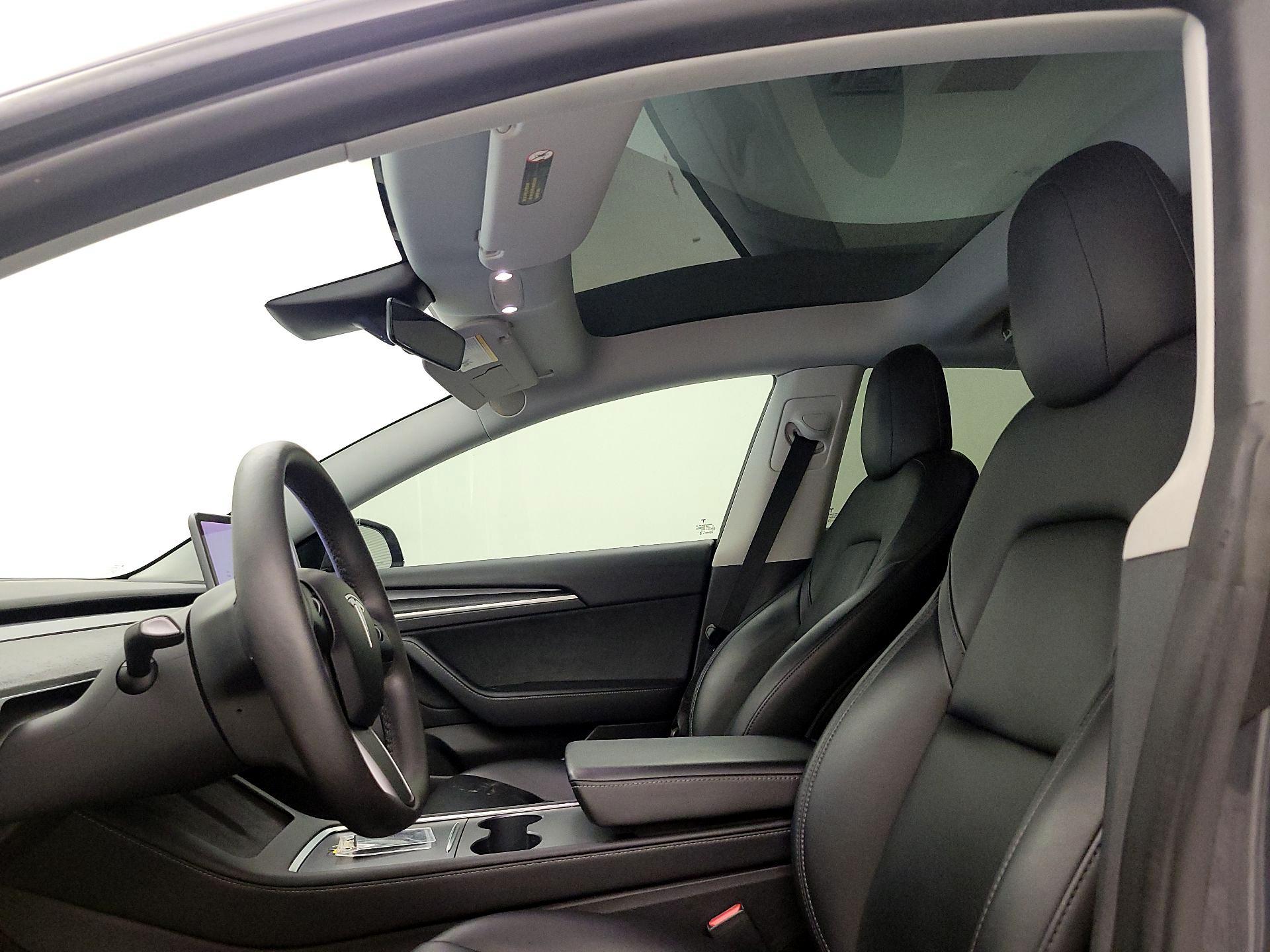 Thumbnail: 2022 Tesla Model 3 - 17