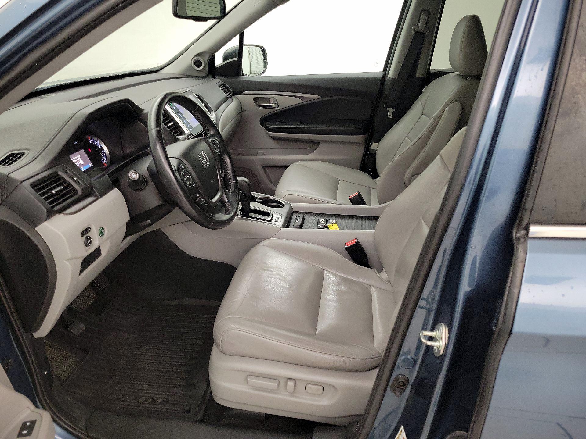 Thumbnail: 2016 Honda Pilot - 11