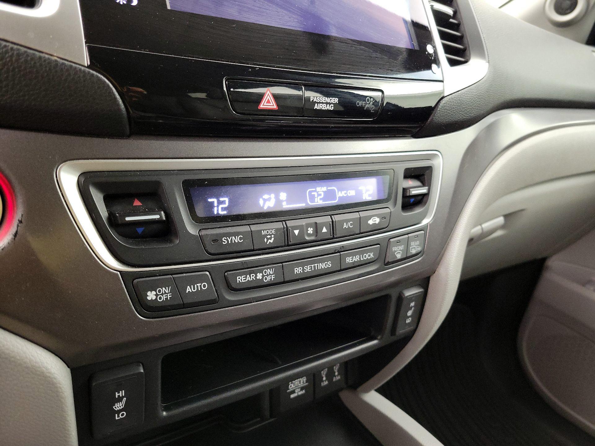 Thumbnail: 2016 Honda Pilot - 16