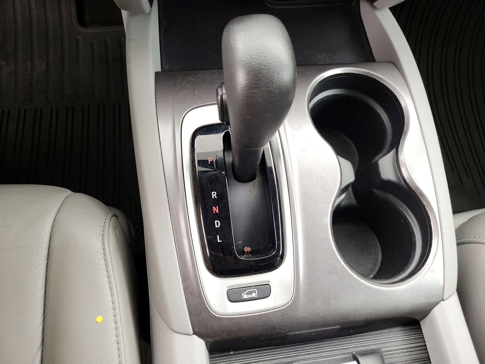 Thumbnail: 2016 Honda Pilot - 17