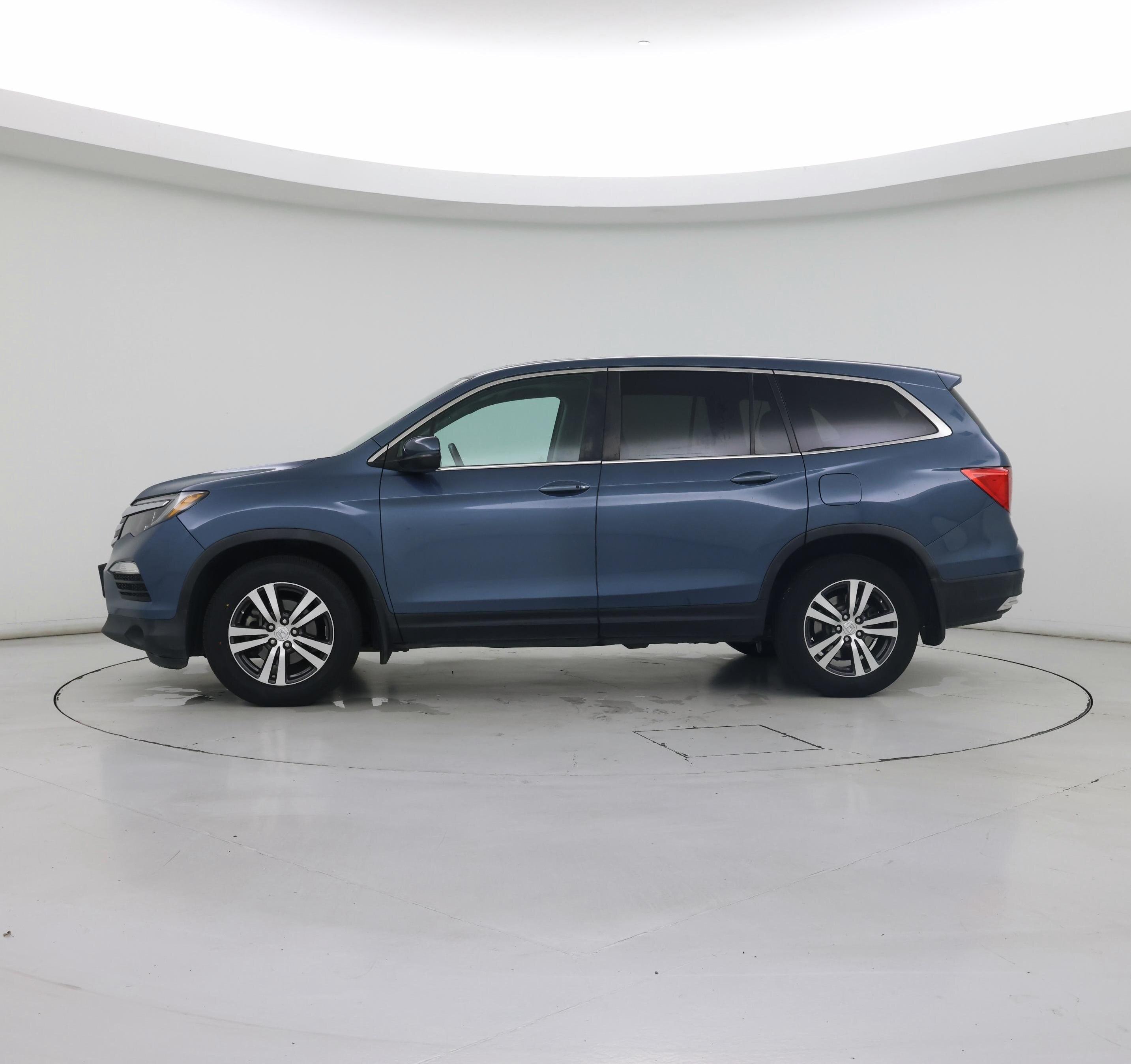 Thumbnail: 2016 Honda Pilot - 3