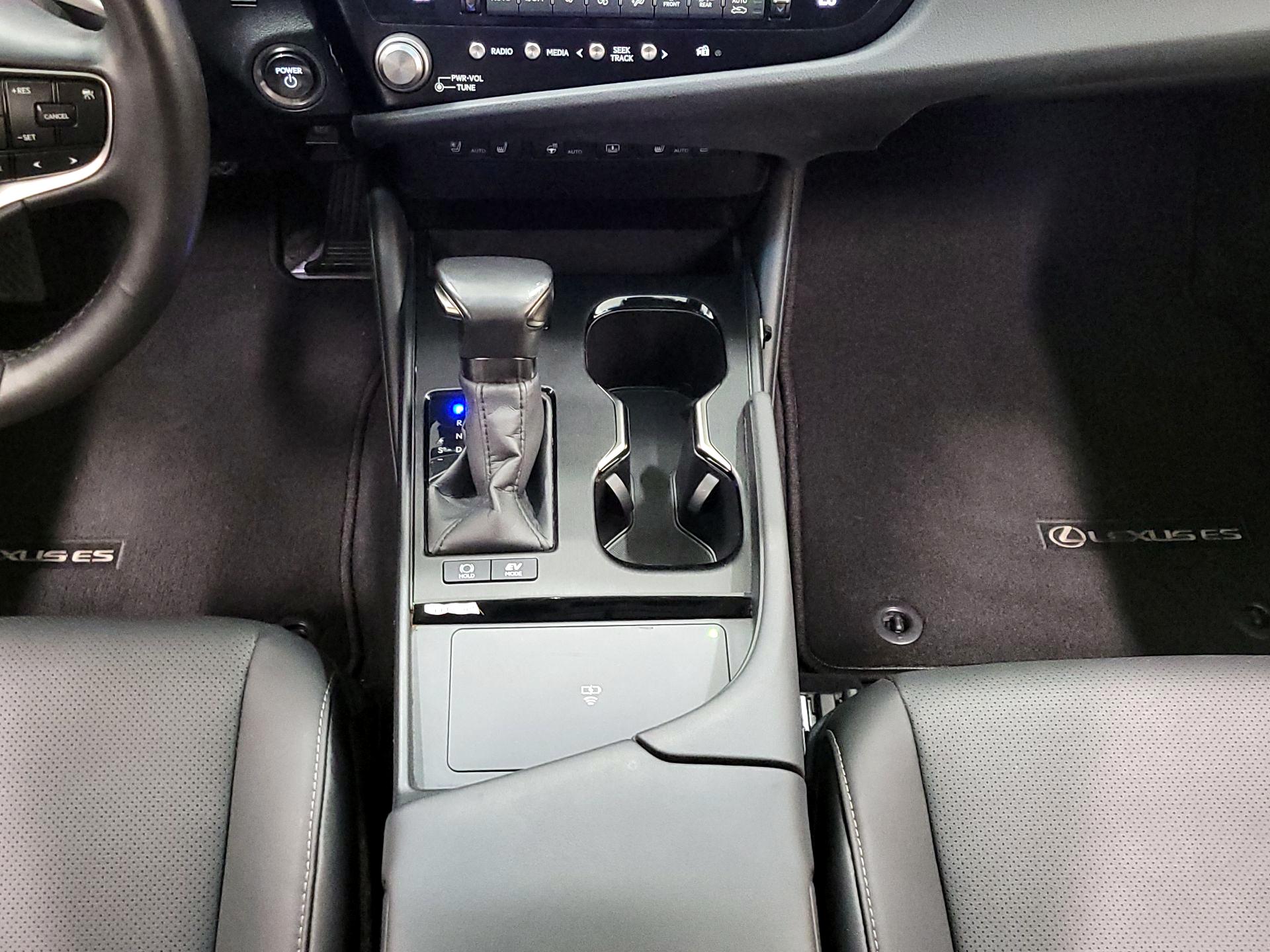 Thumbnail: 2024 Lexus ES - 17