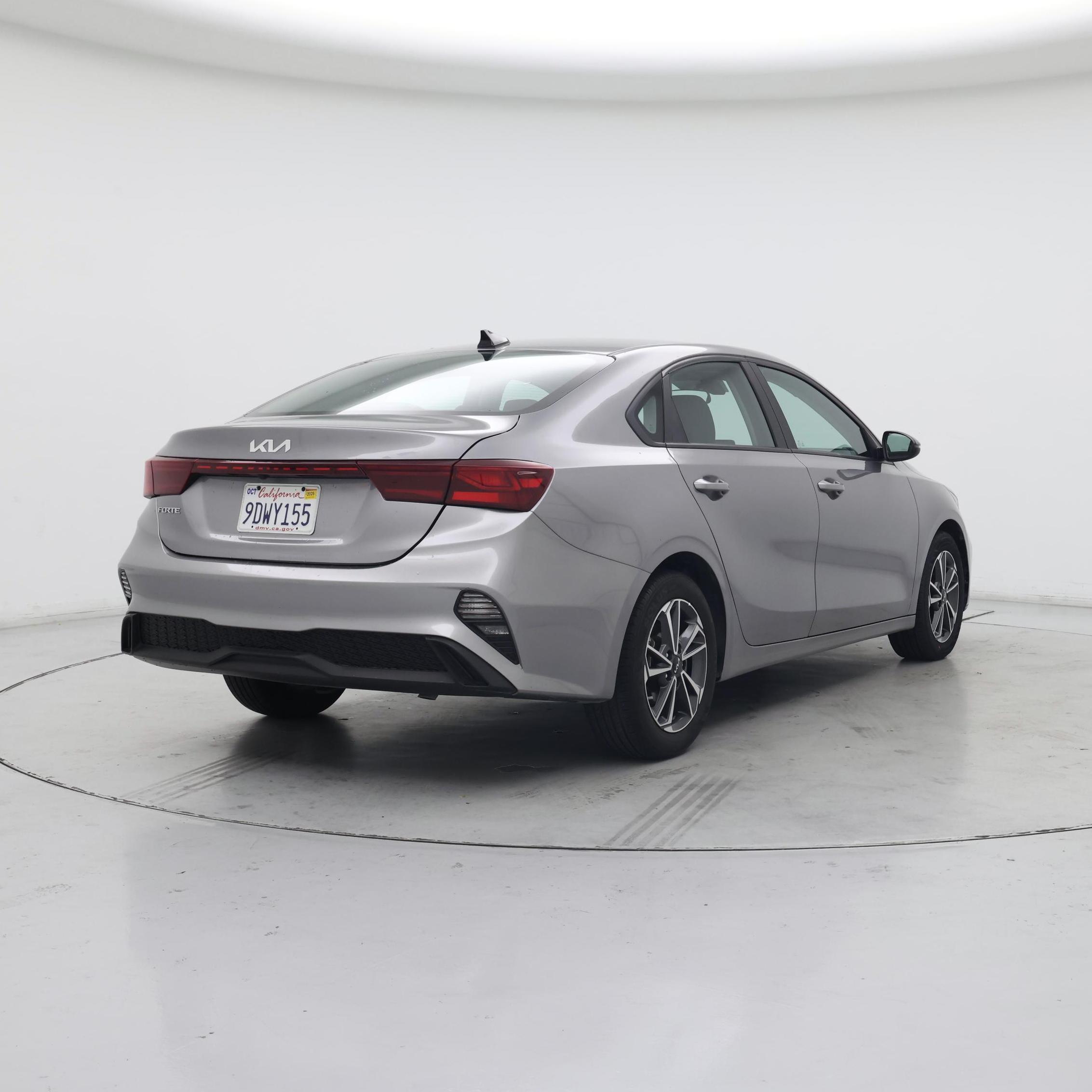 Thumbnail: 2023 Kia Forte - 8