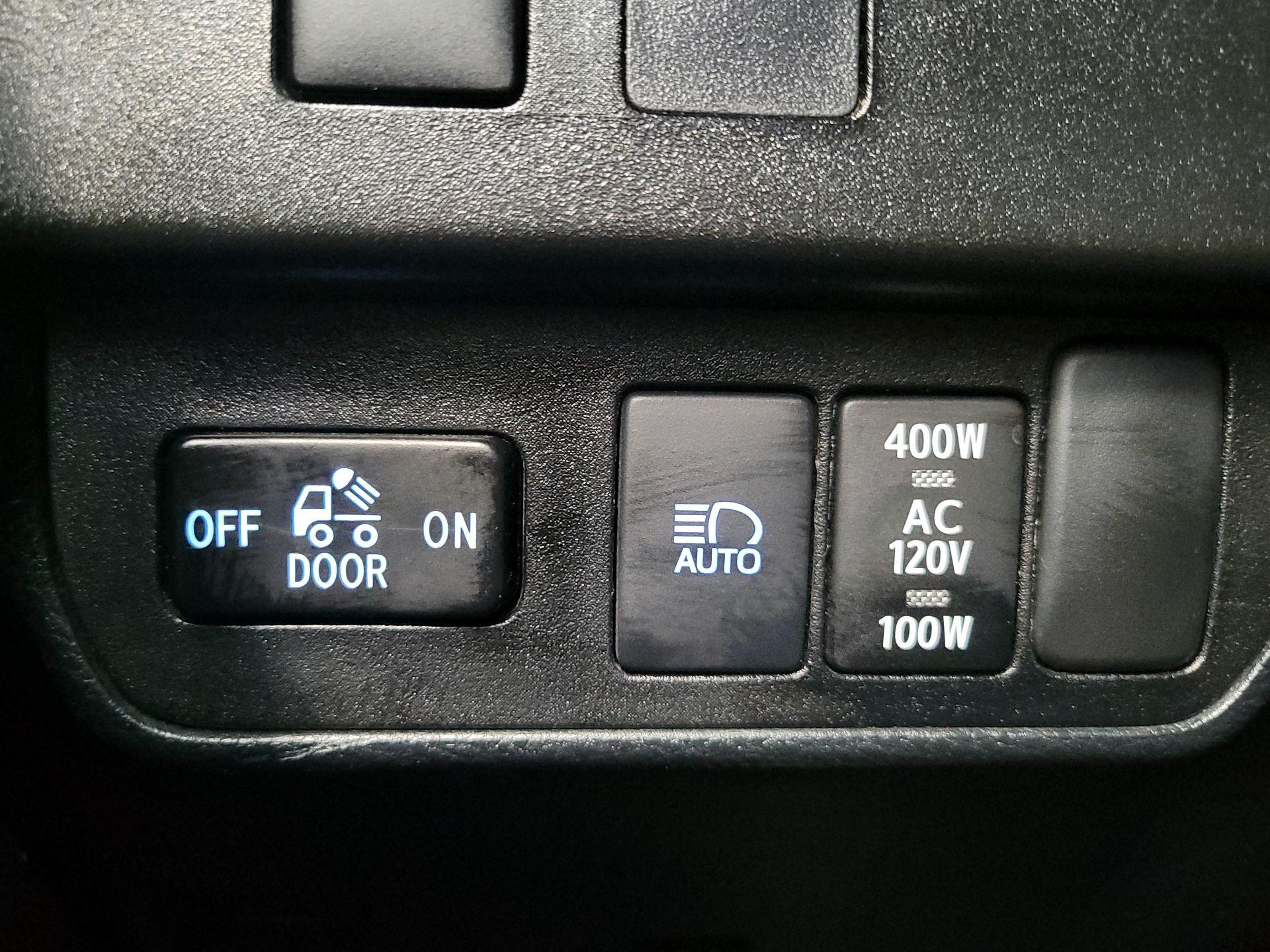 Thumbnail: 2021 Toyota Tacoma - 13