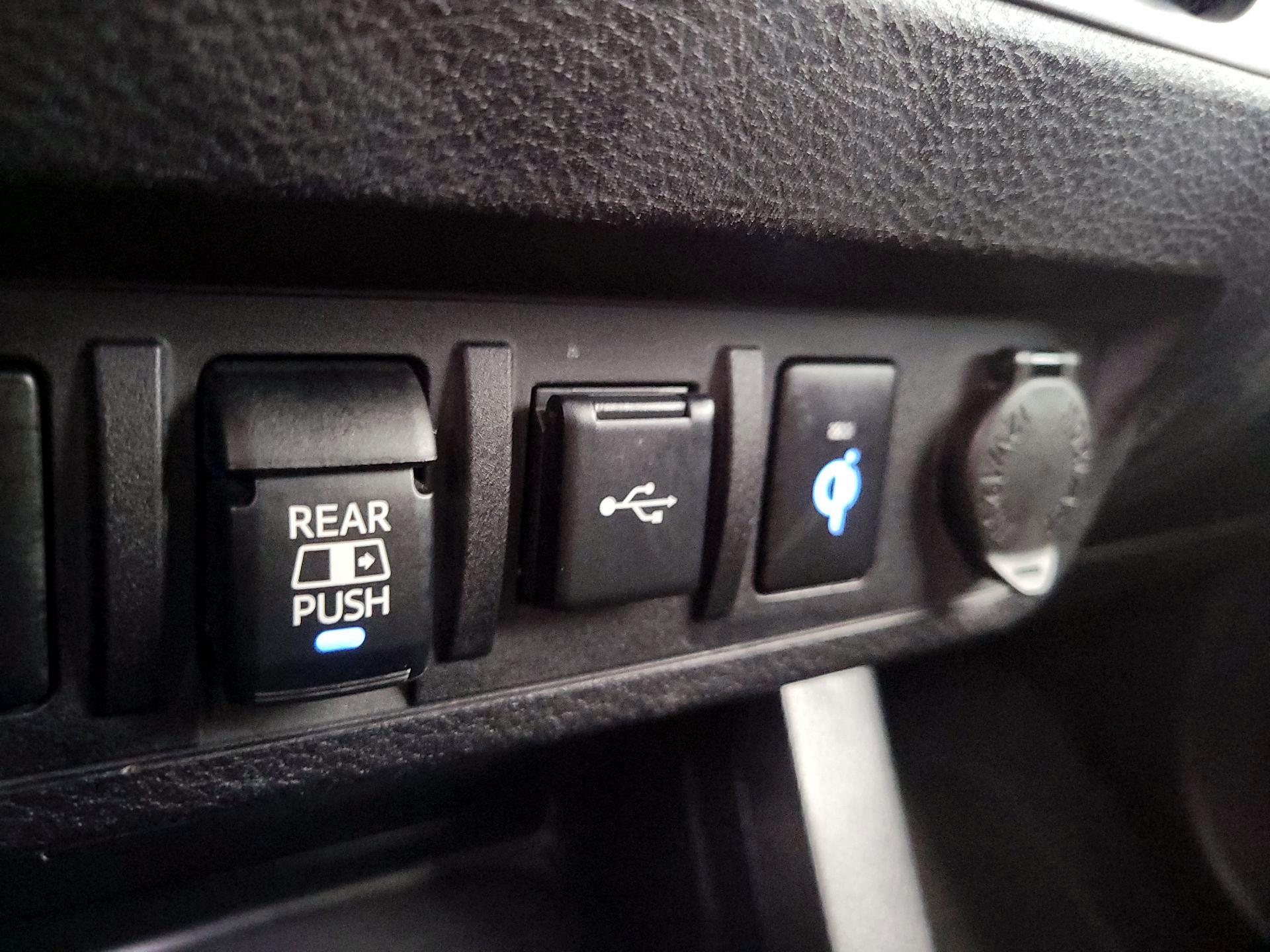 Thumbnail: 2021 Toyota Tacoma - 18