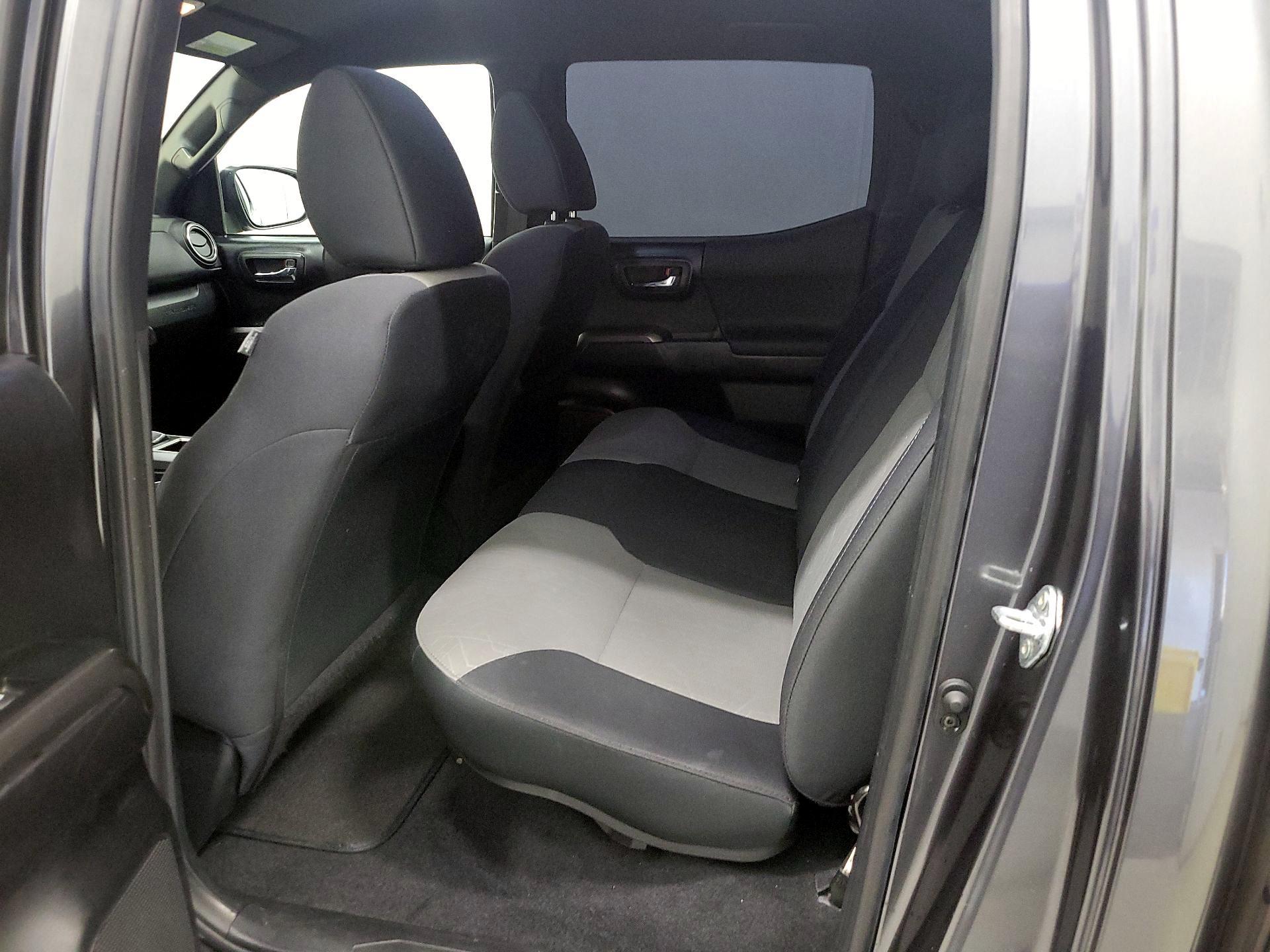 Thumbnail: 2021 Toyota Tacoma - 19