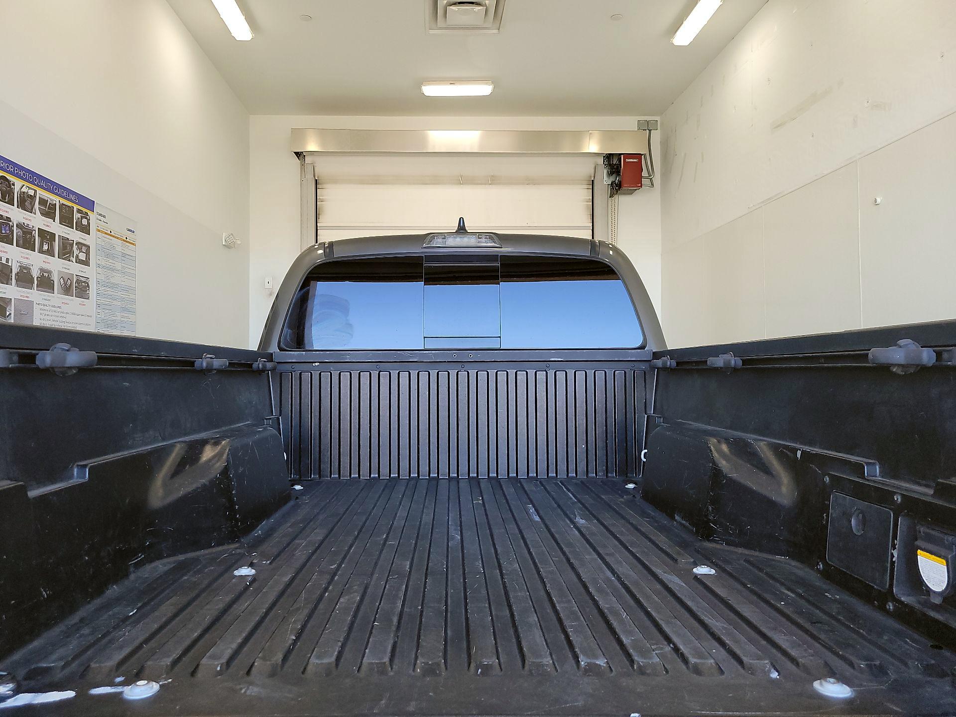 Thumbnail: 2021 Toyota Tacoma - 20