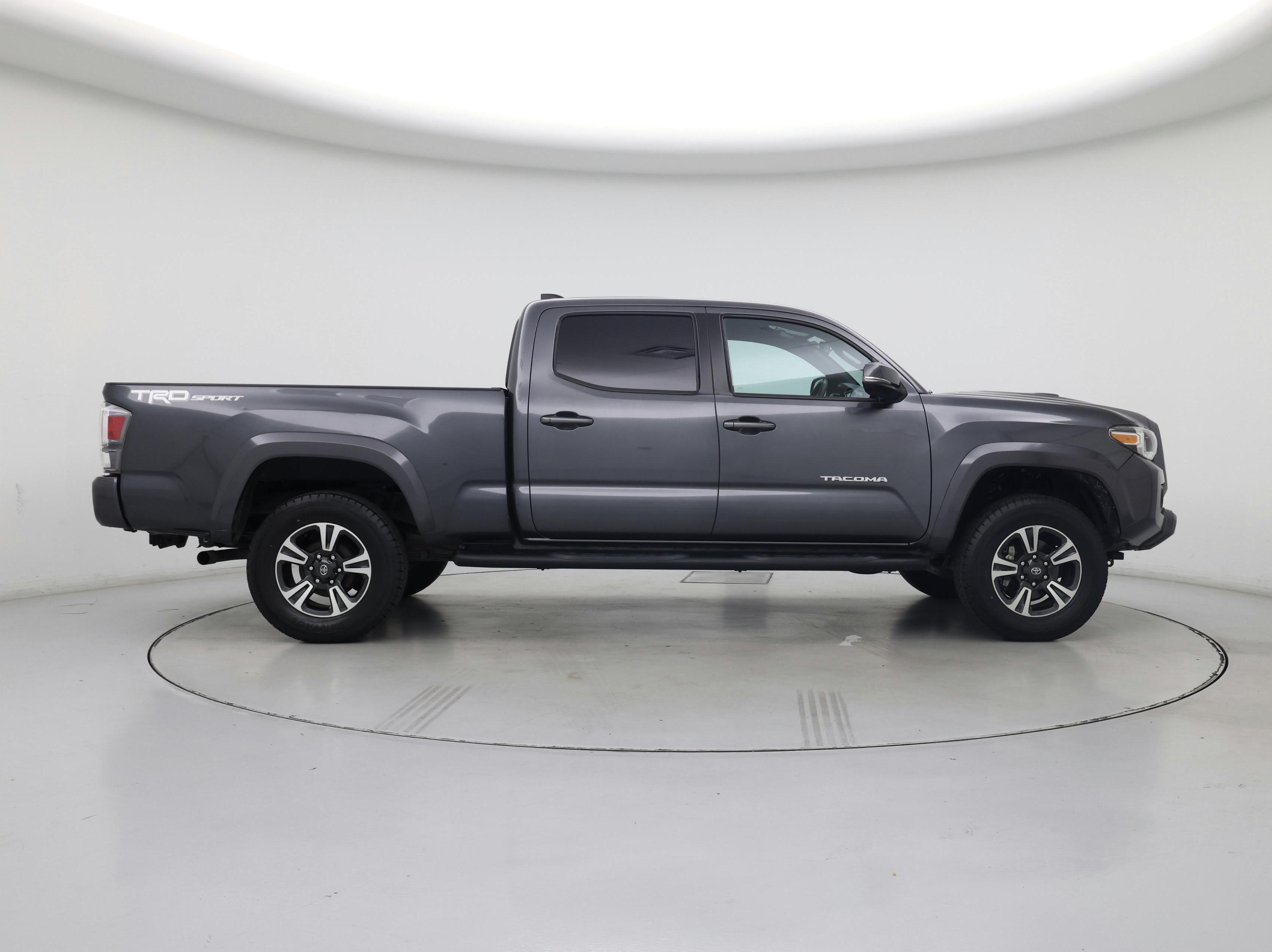 Thumbnail: 2021 Toyota Tacoma - 7