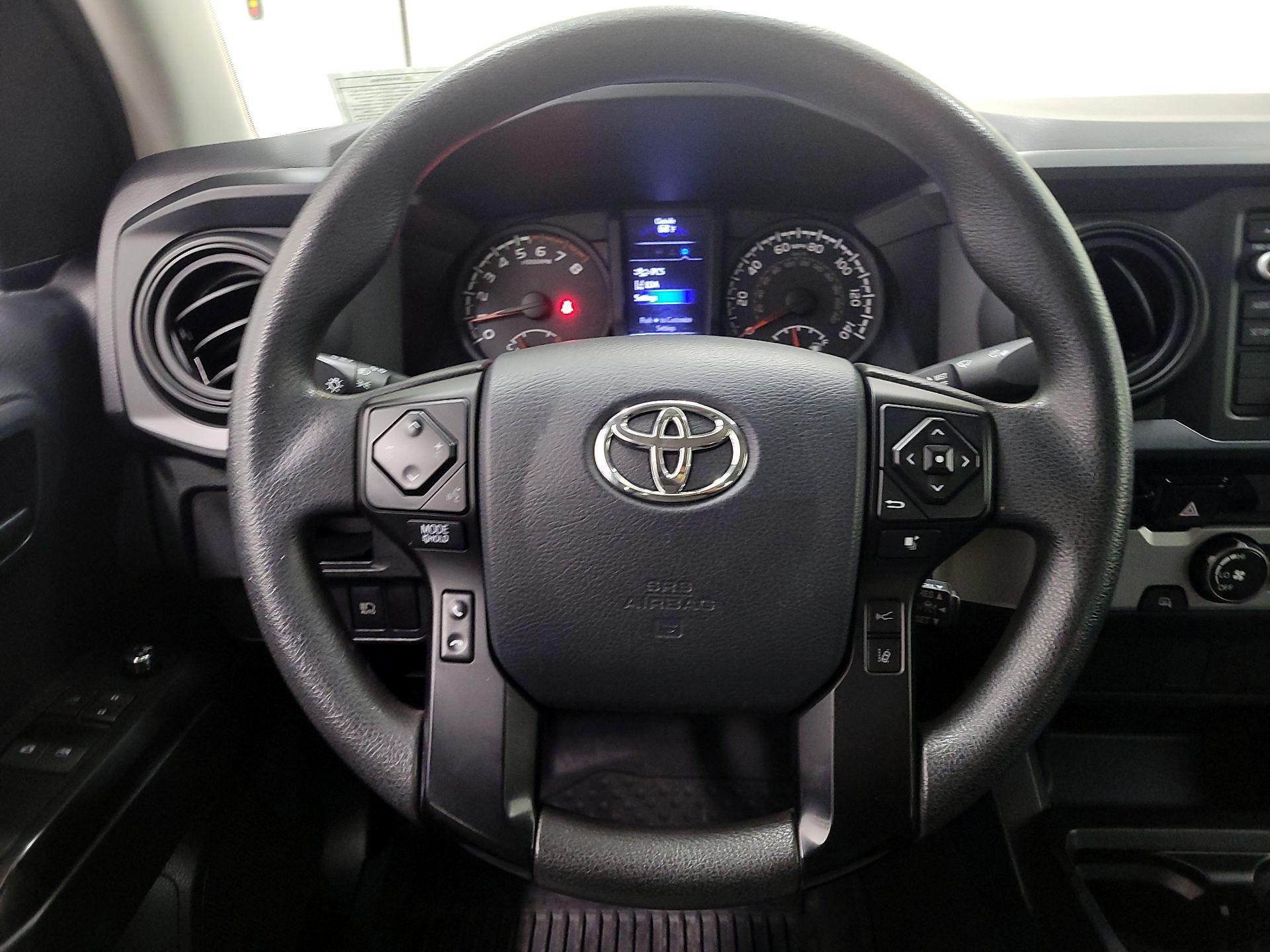 Thumbnail: 2018 Toyota Tacoma - 10