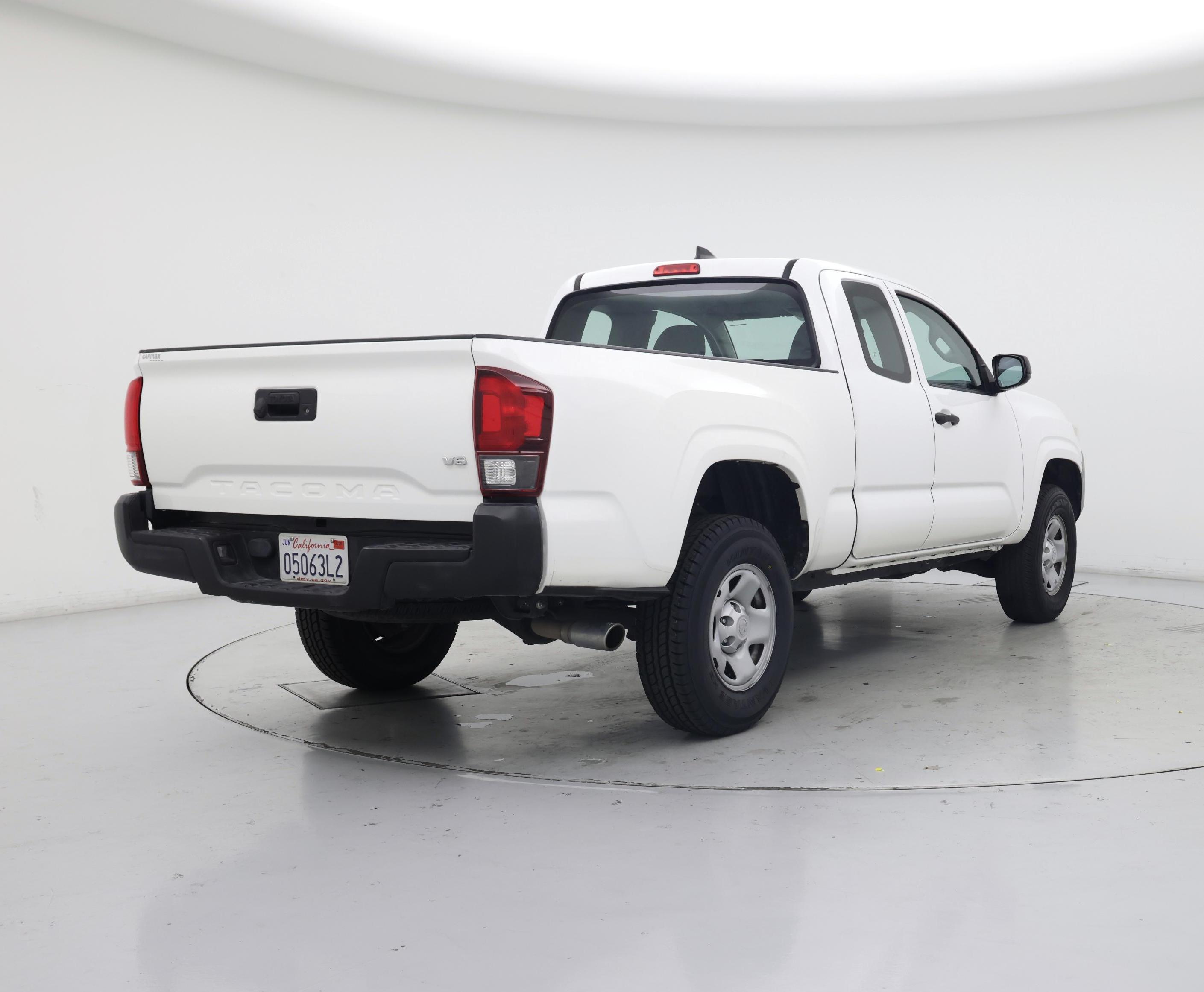 Thumbnail: 2018 Toyota Tacoma - 8