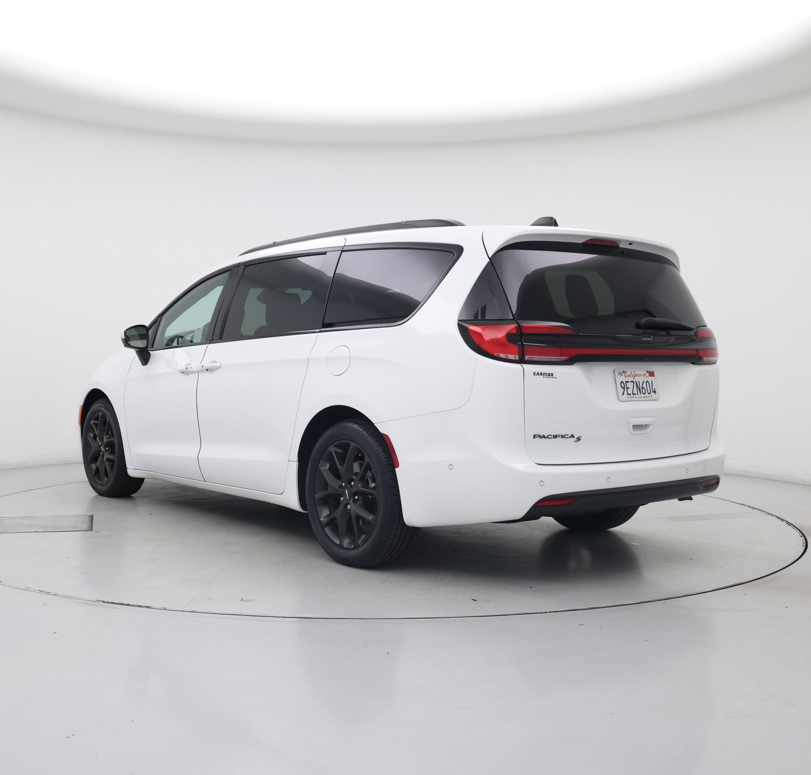 Thumbnail: 2023 Chrysler Pacifica - 2