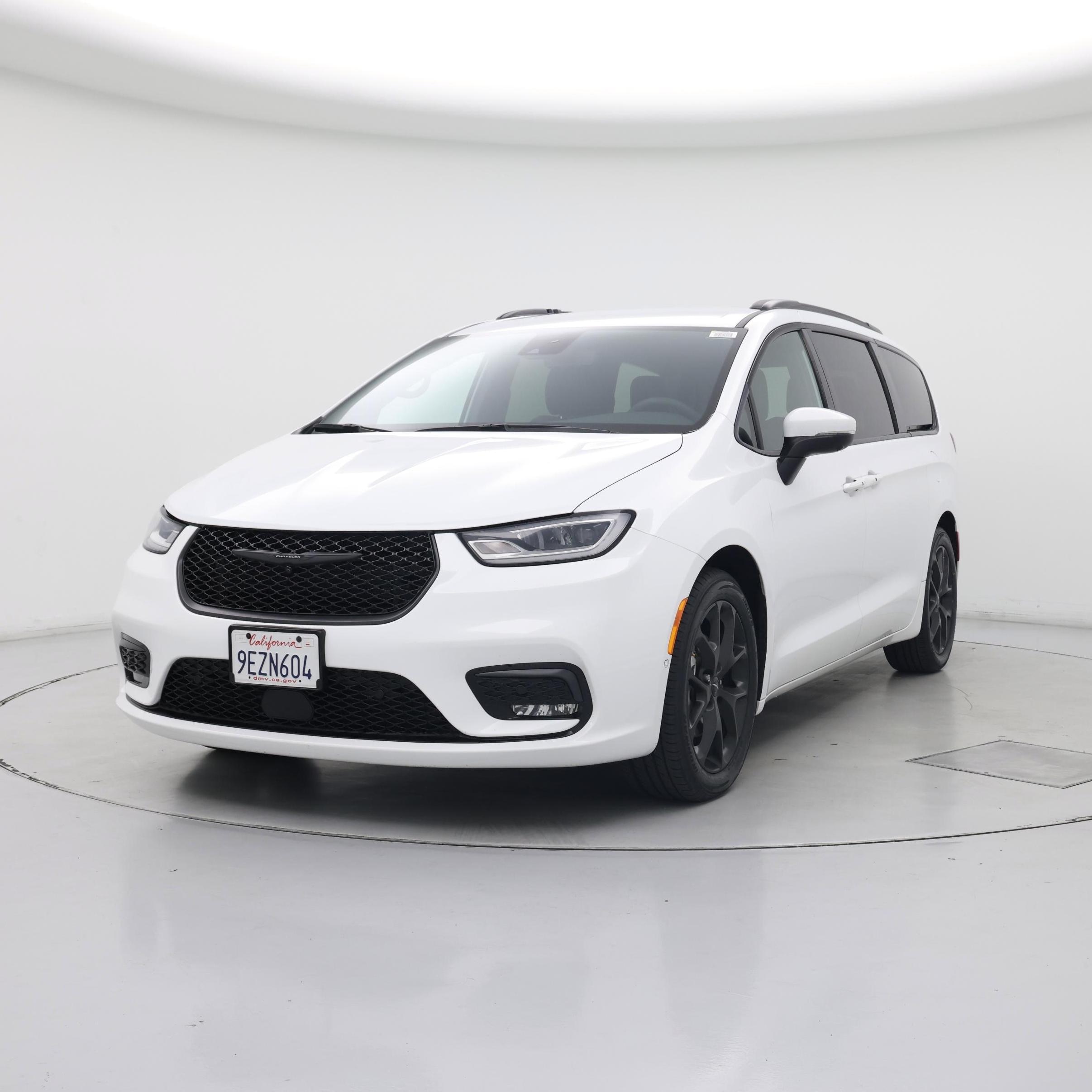 Thumbnail: 2023 Chrysler Pacifica - 4