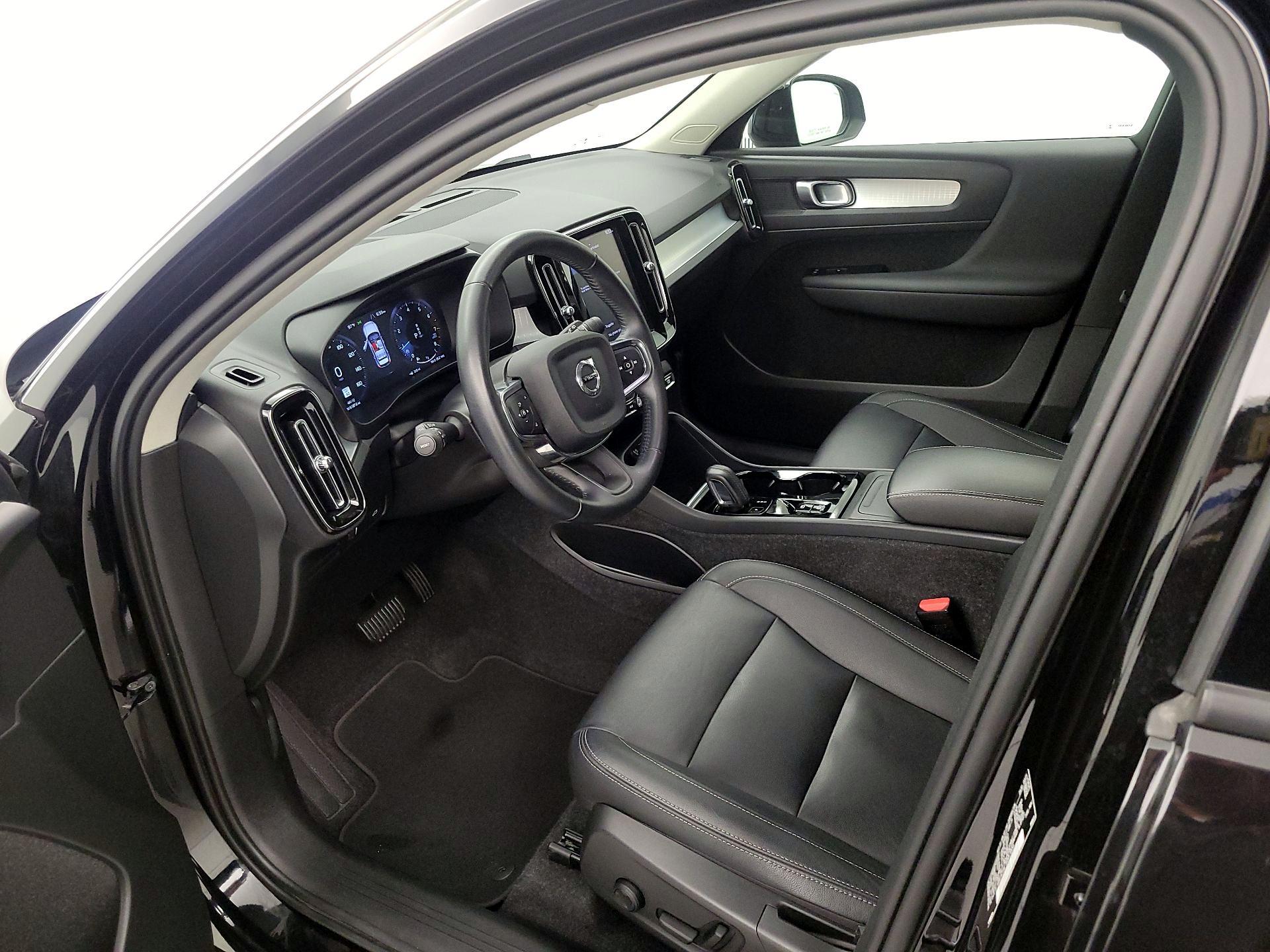 Thumbnail: 2021 Volvo XC40 - 11