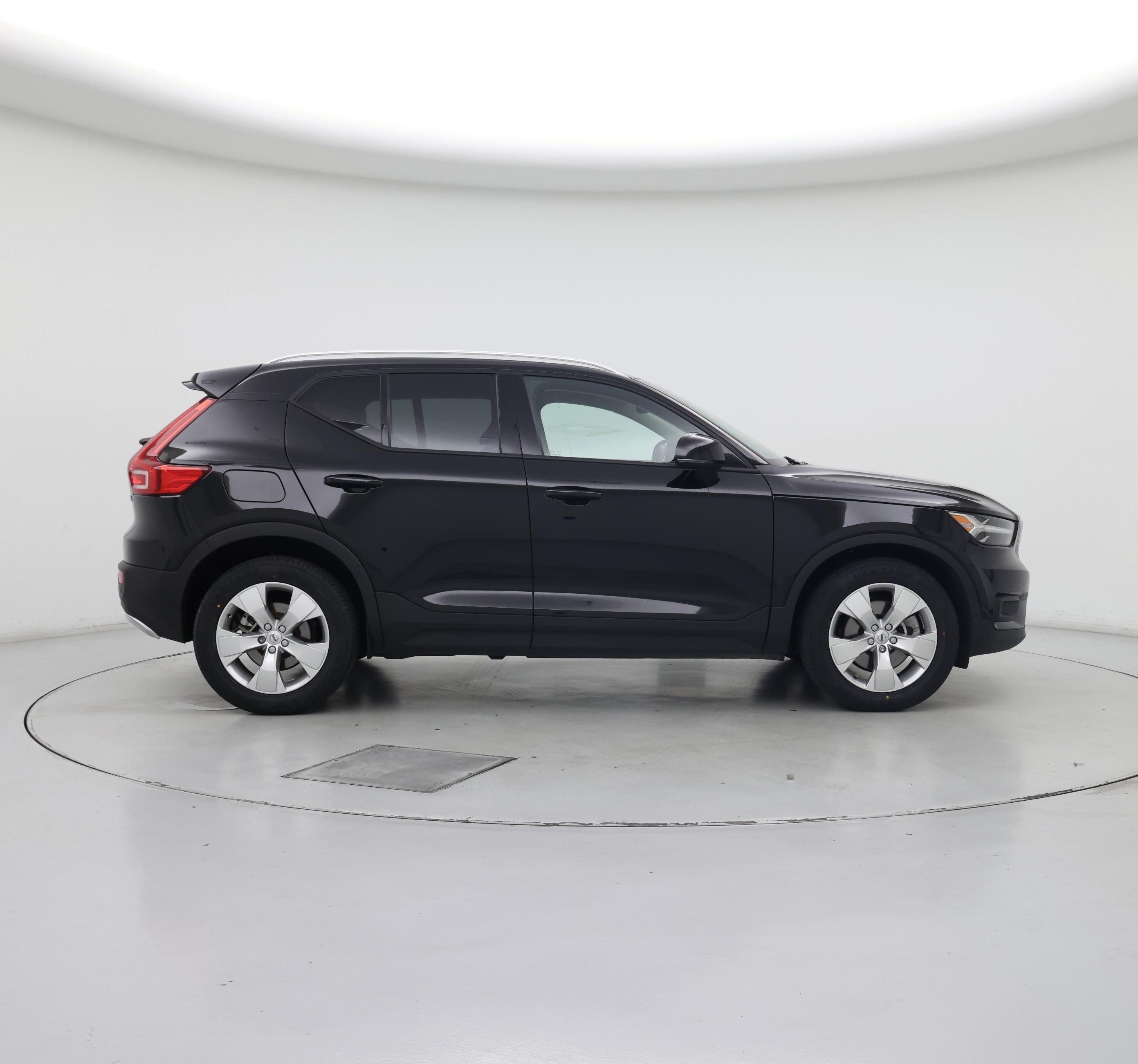 Thumbnail: 2021 Volvo XC40 - 7