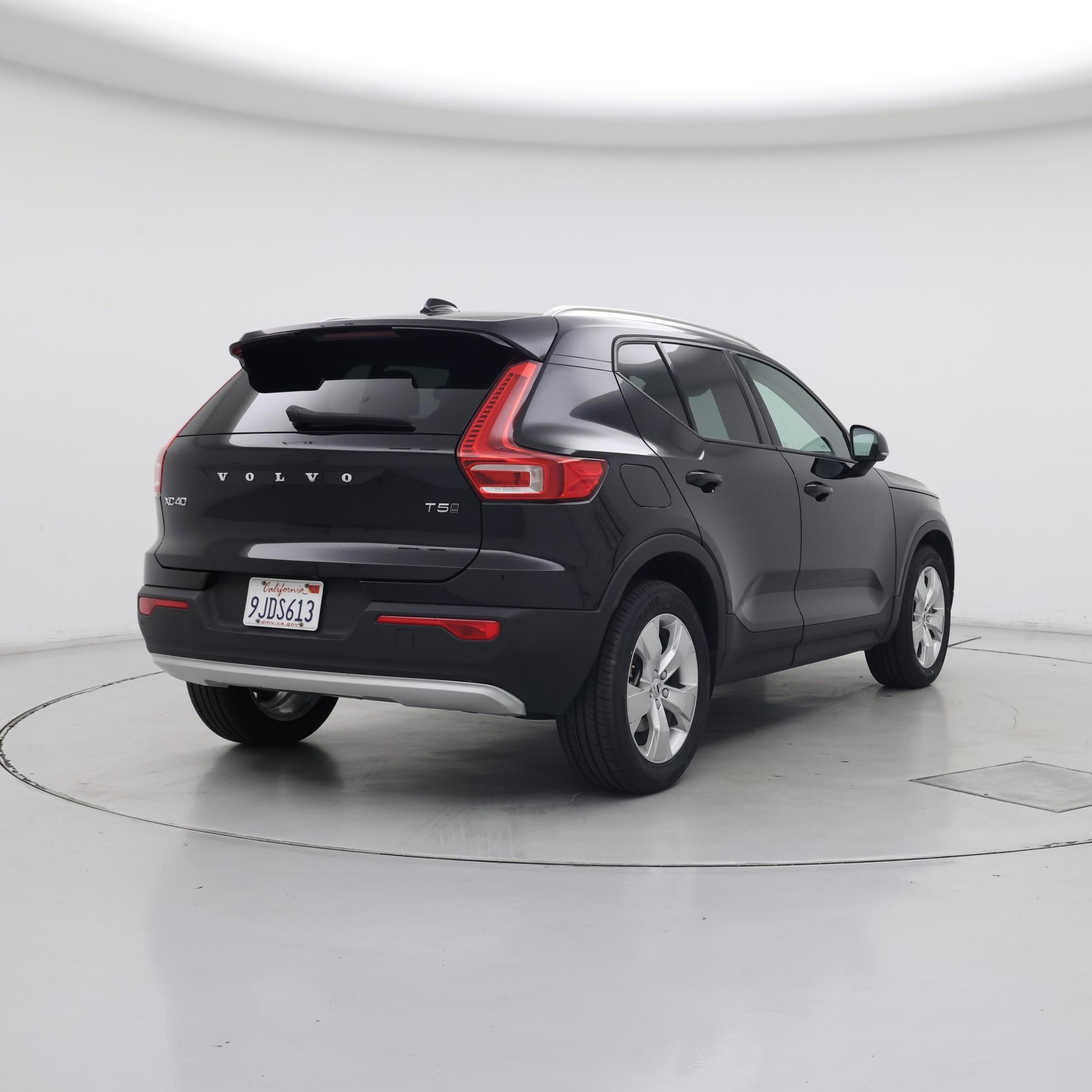 Thumbnail: 2021 Volvo XC40 - 8