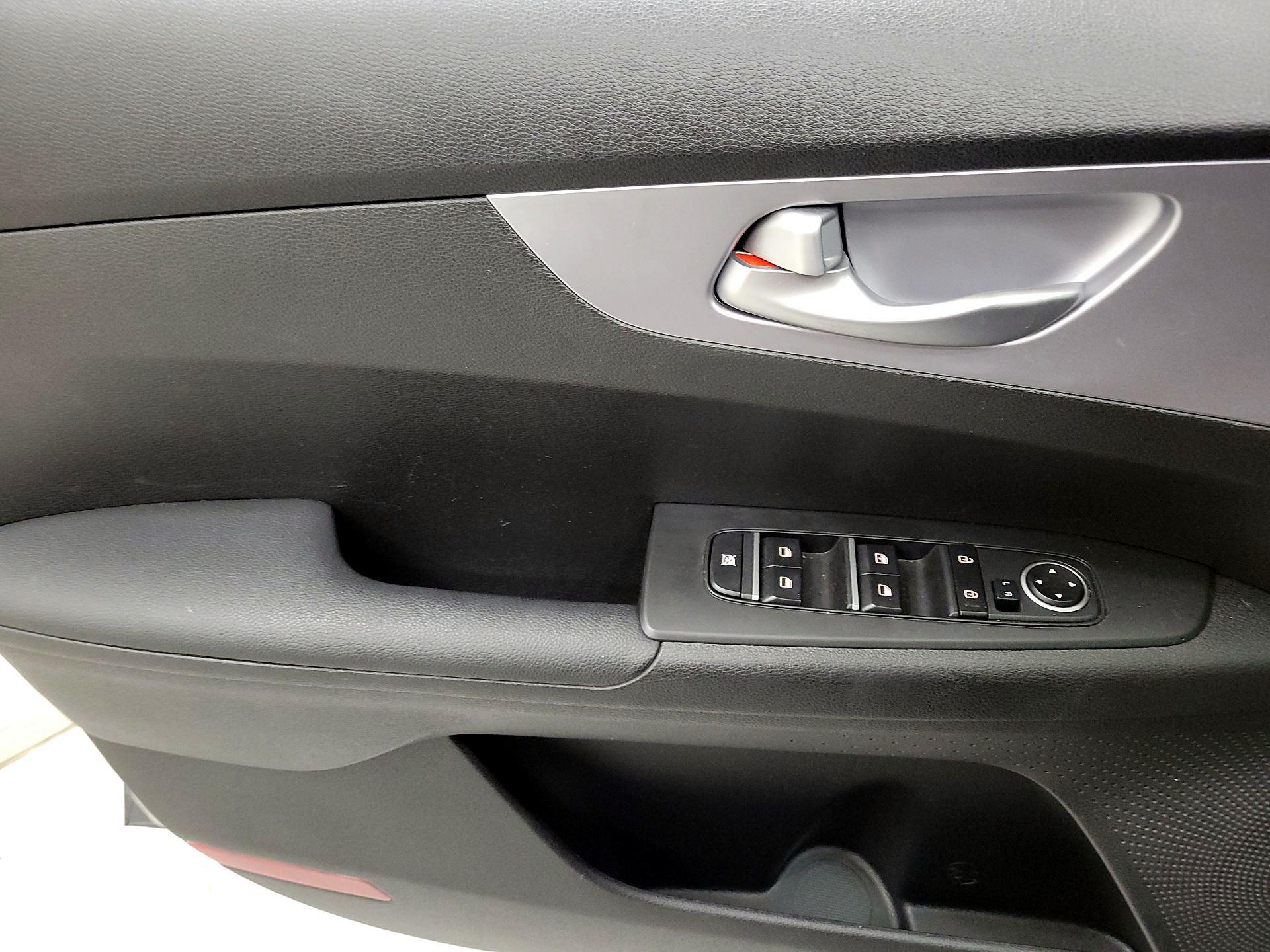 Thumbnail: 2023 Kia Forte - 12