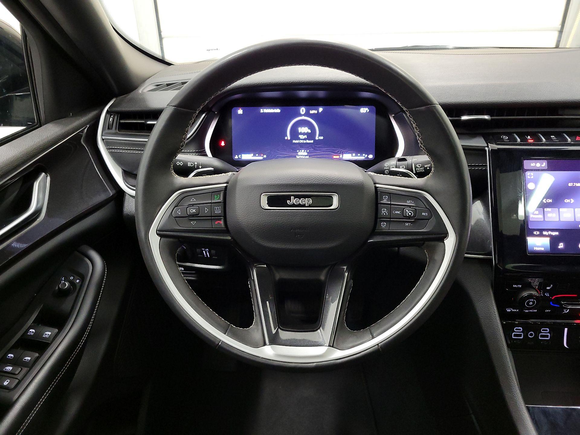 Thumbnail: 2023 Jeep Grand Cherokee - 10