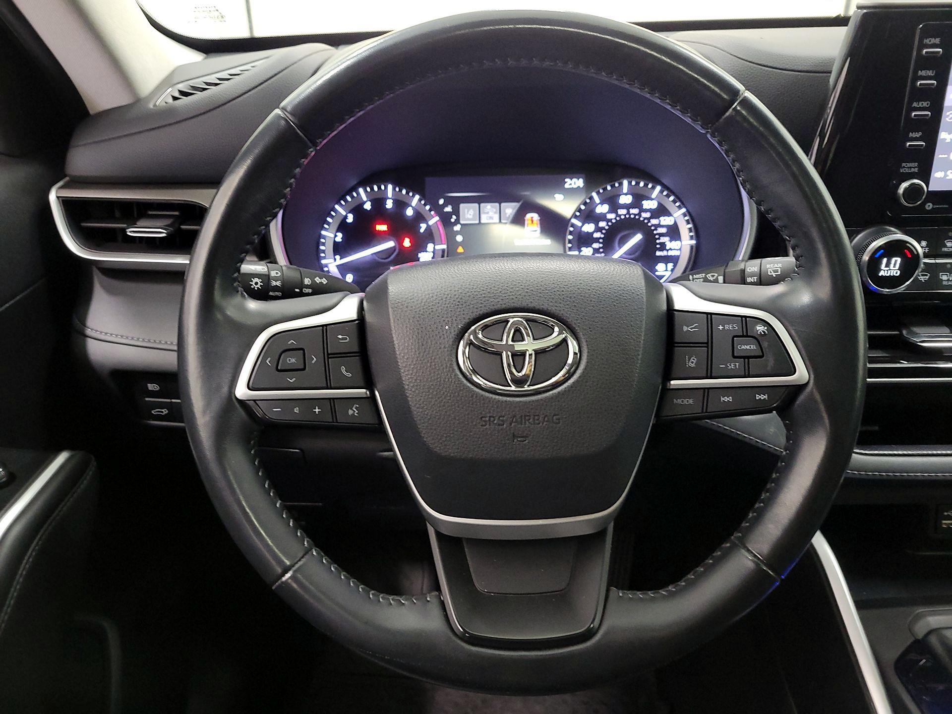 Thumbnail: 2022 Toyota Highlander - 10