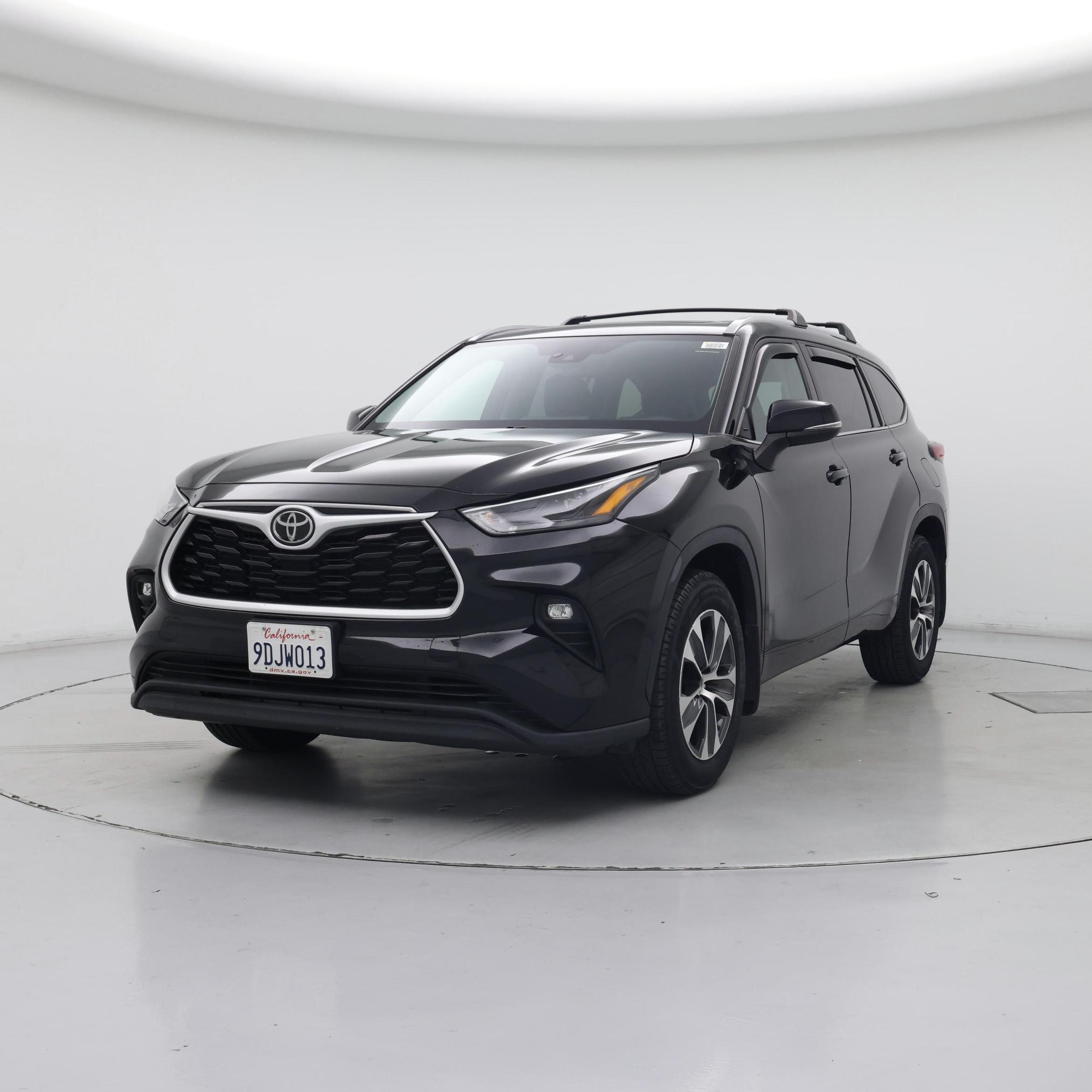 Thumbnail: 2022 Toyota Highlander - 4