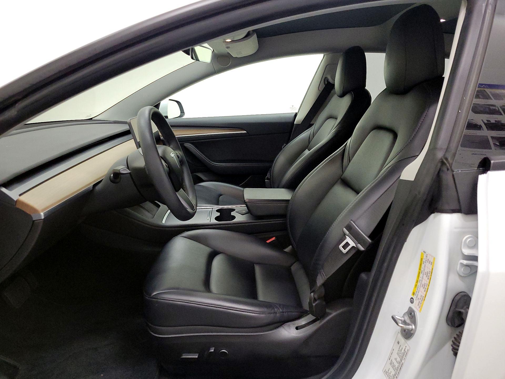 Thumbnail: 2021 Tesla Model 3 - 11