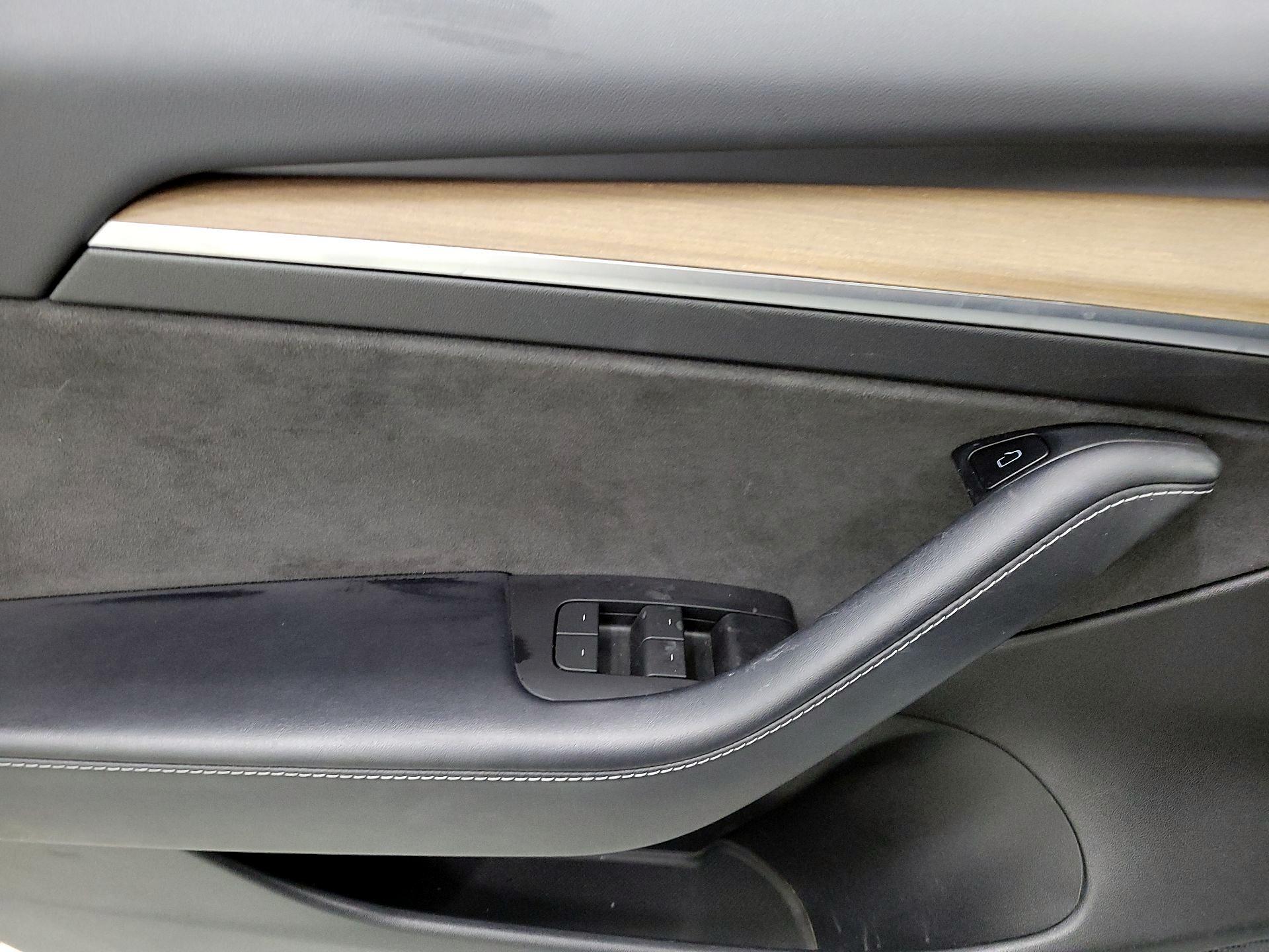 Thumbnail: 2021 Tesla Model 3 - 12