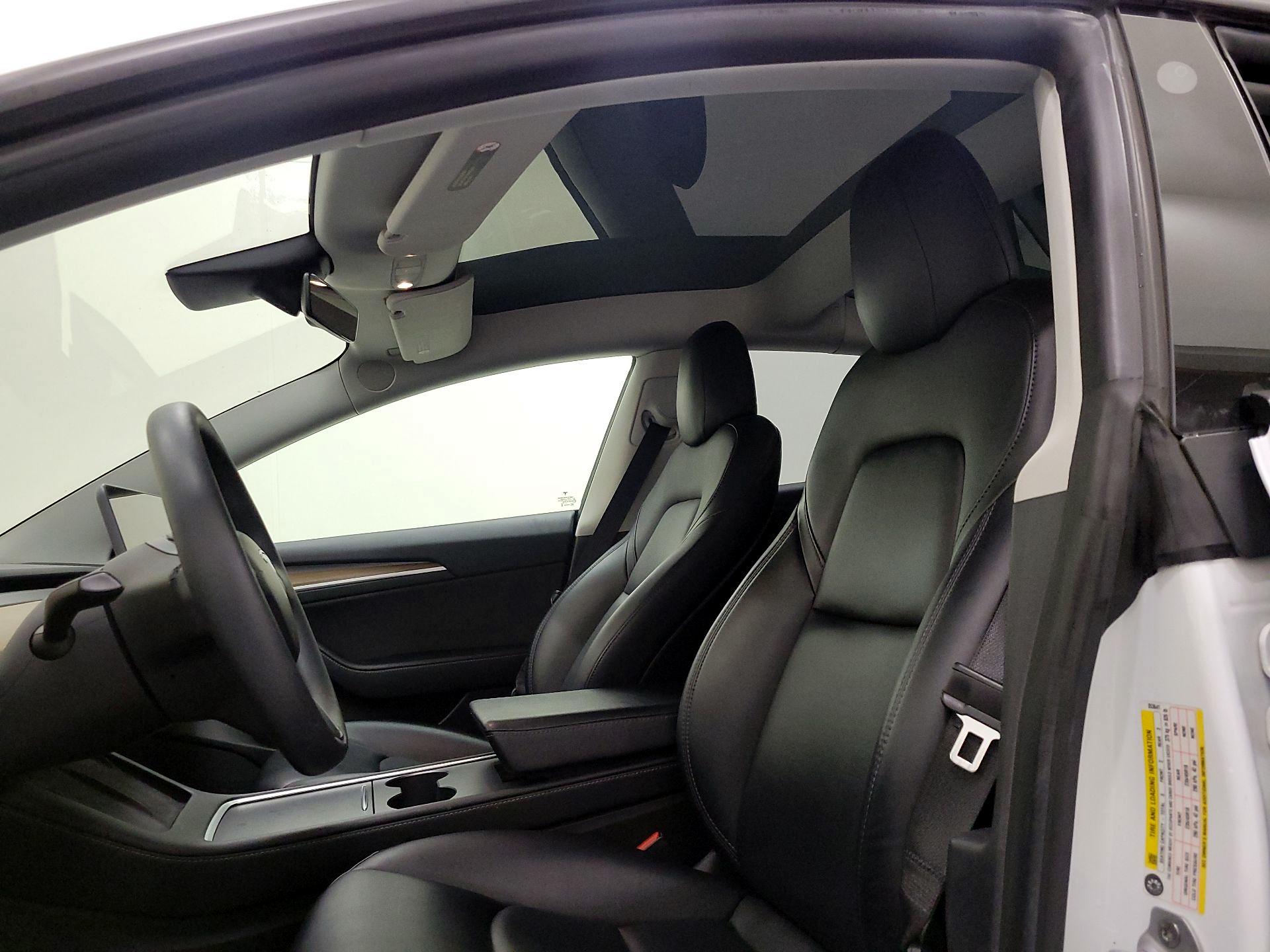 Thumbnail: 2021 Tesla Model 3 - 17