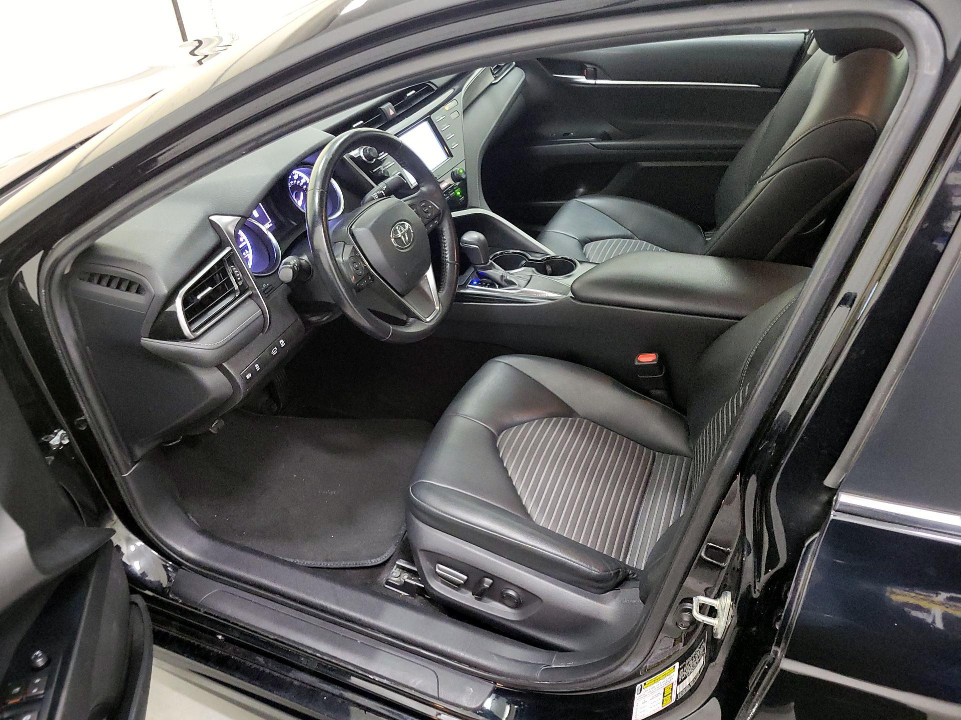 Thumbnail: 2019 Toyota Camry - 11