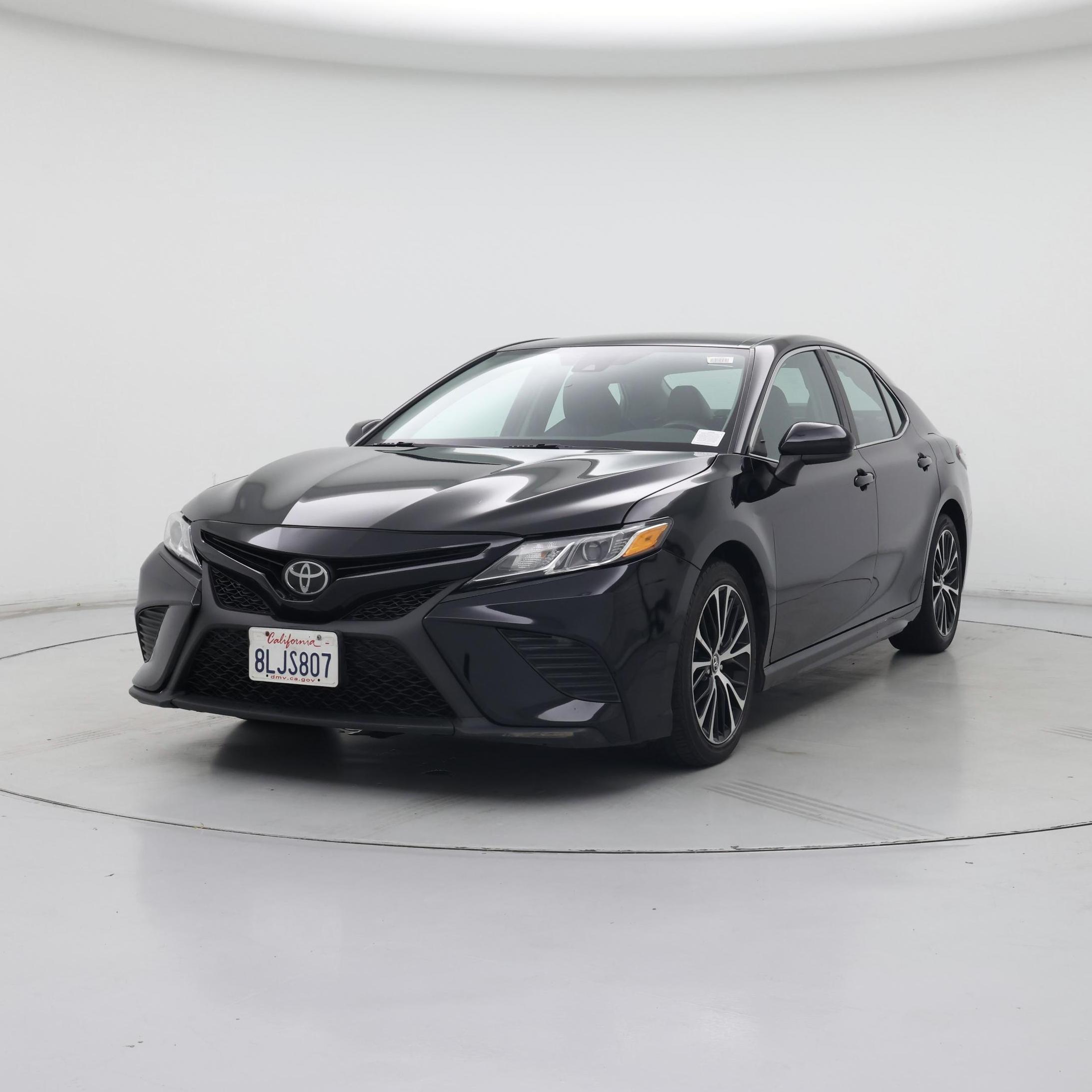Thumbnail: 2019 Toyota Camry - 4