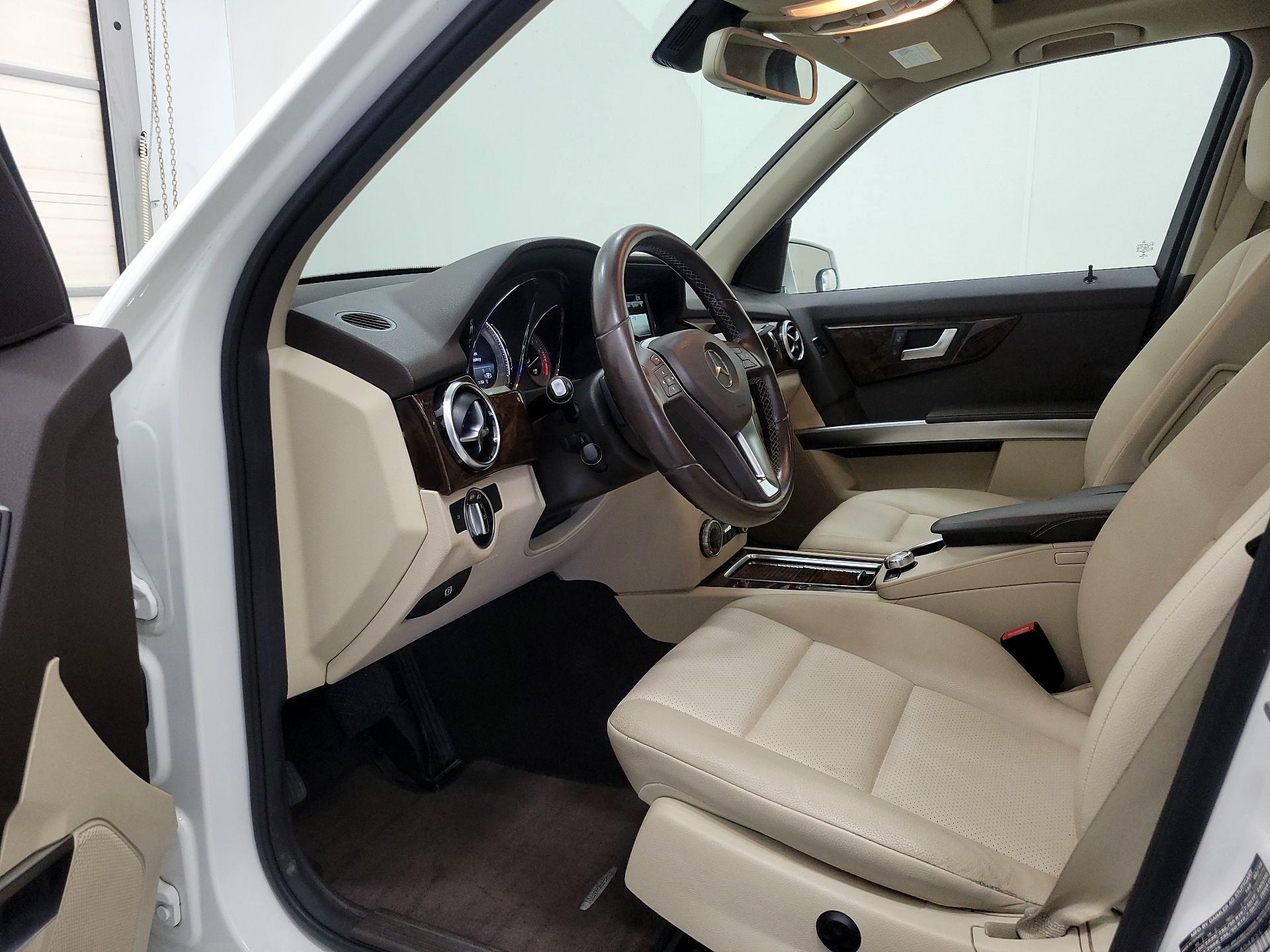 Thumbnail: 2015 Mercedes-Benz GLK - 11
