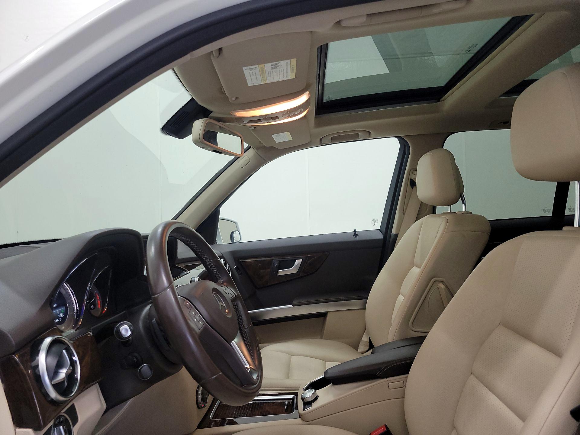 Thumbnail: 2015 Mercedes-Benz GLK - 19