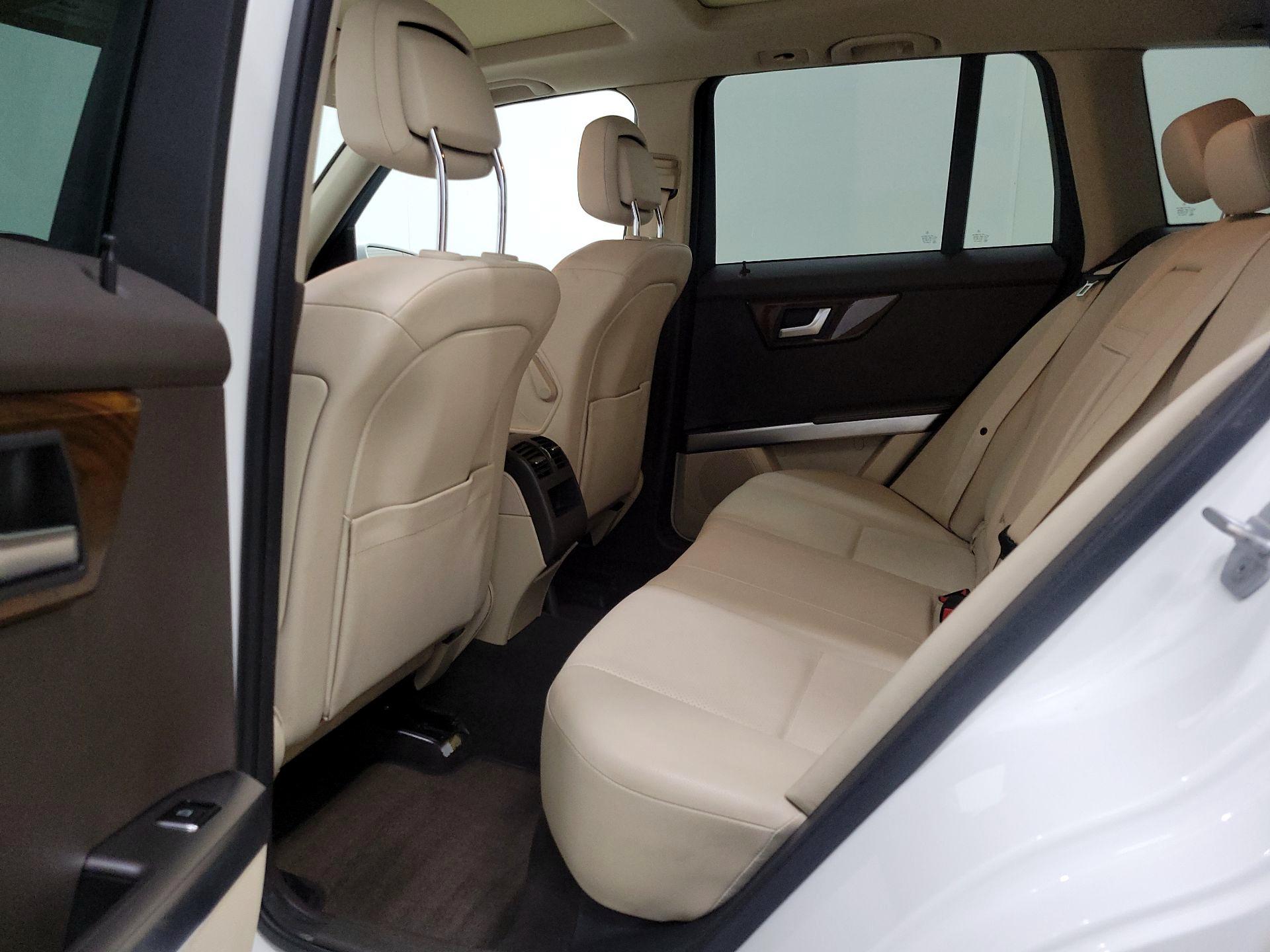 Thumbnail: 2015 Mercedes-Benz GLK - 20