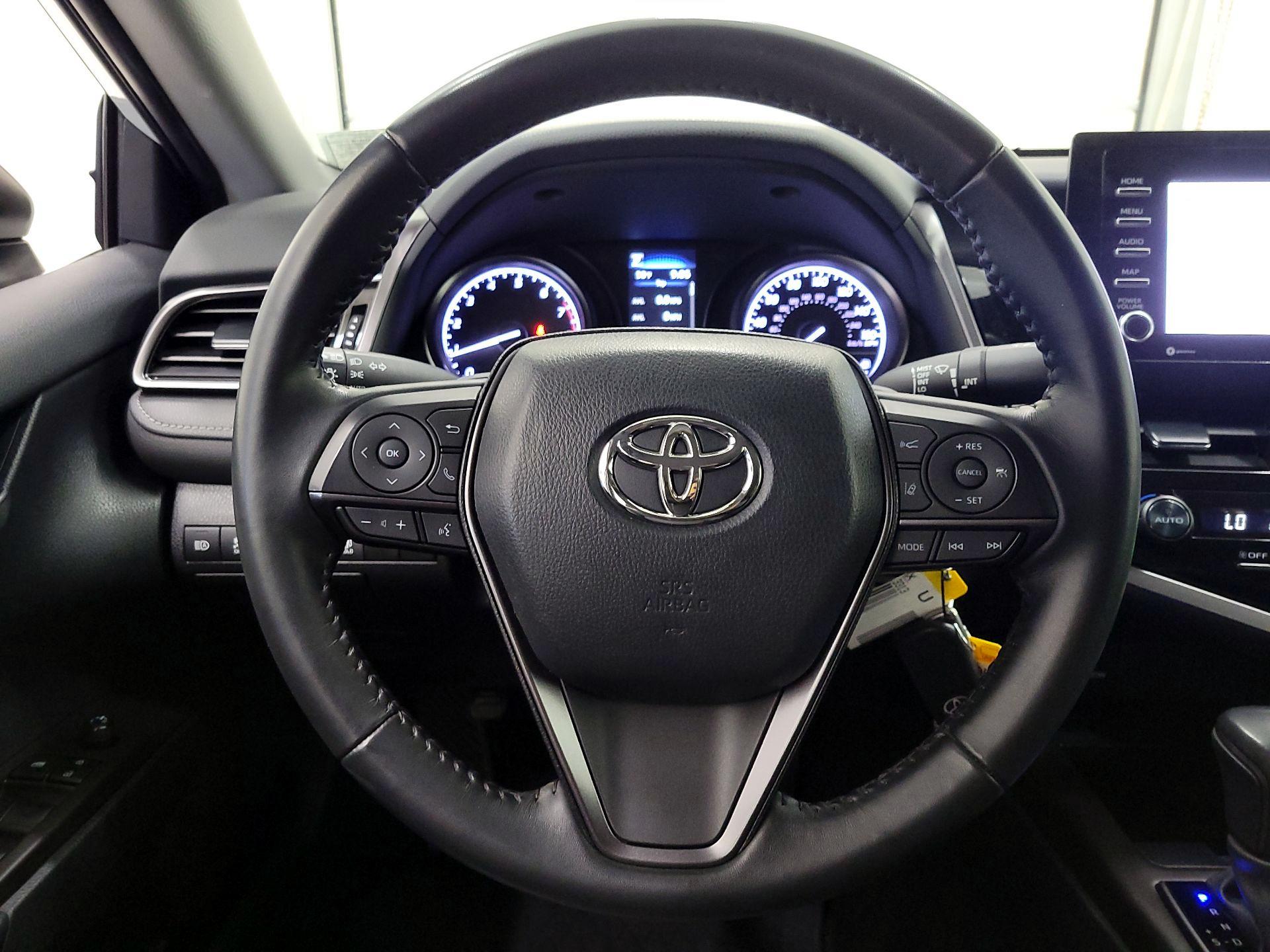 Thumbnail: 2023 Toyota Camry - 10