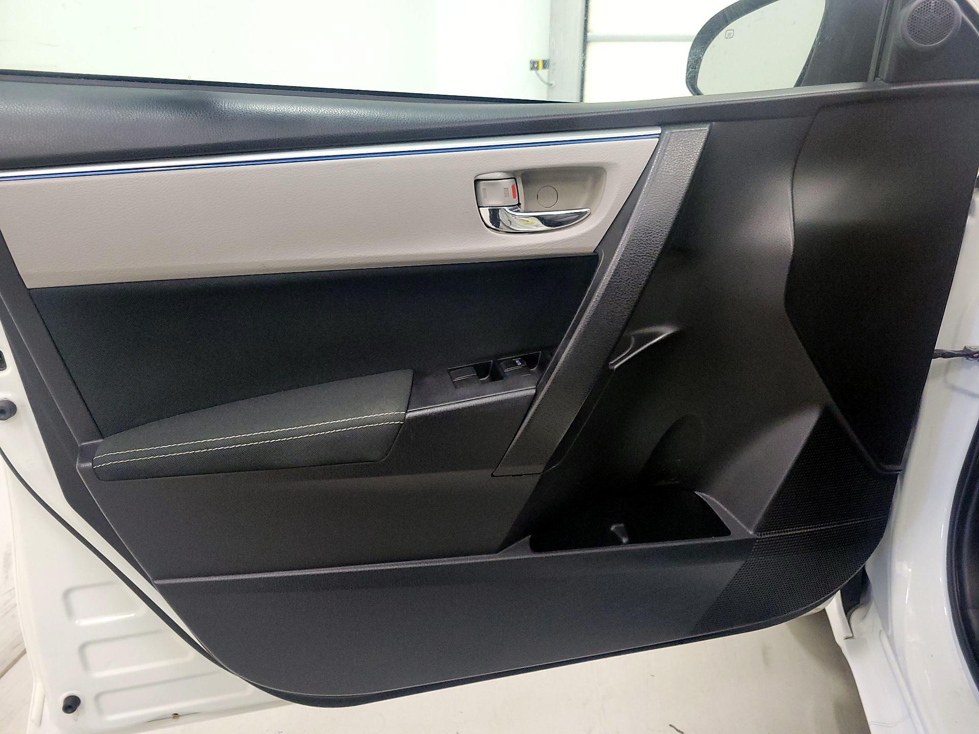 Thumbnail: 2016 Toyota Corolla - 12