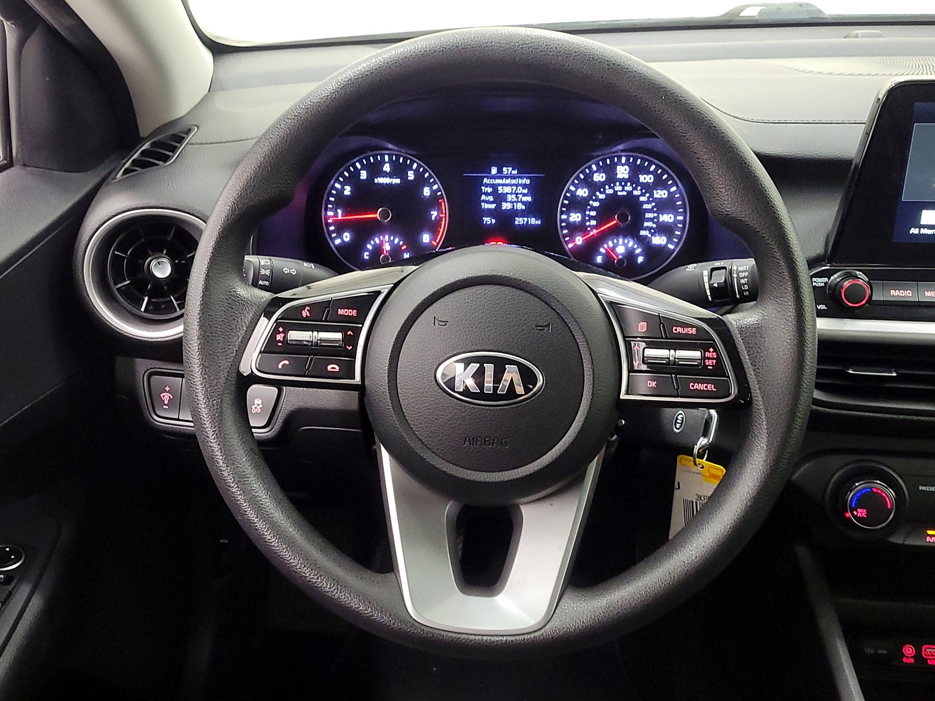 Thumbnail: 2020 Kia Forte - 10