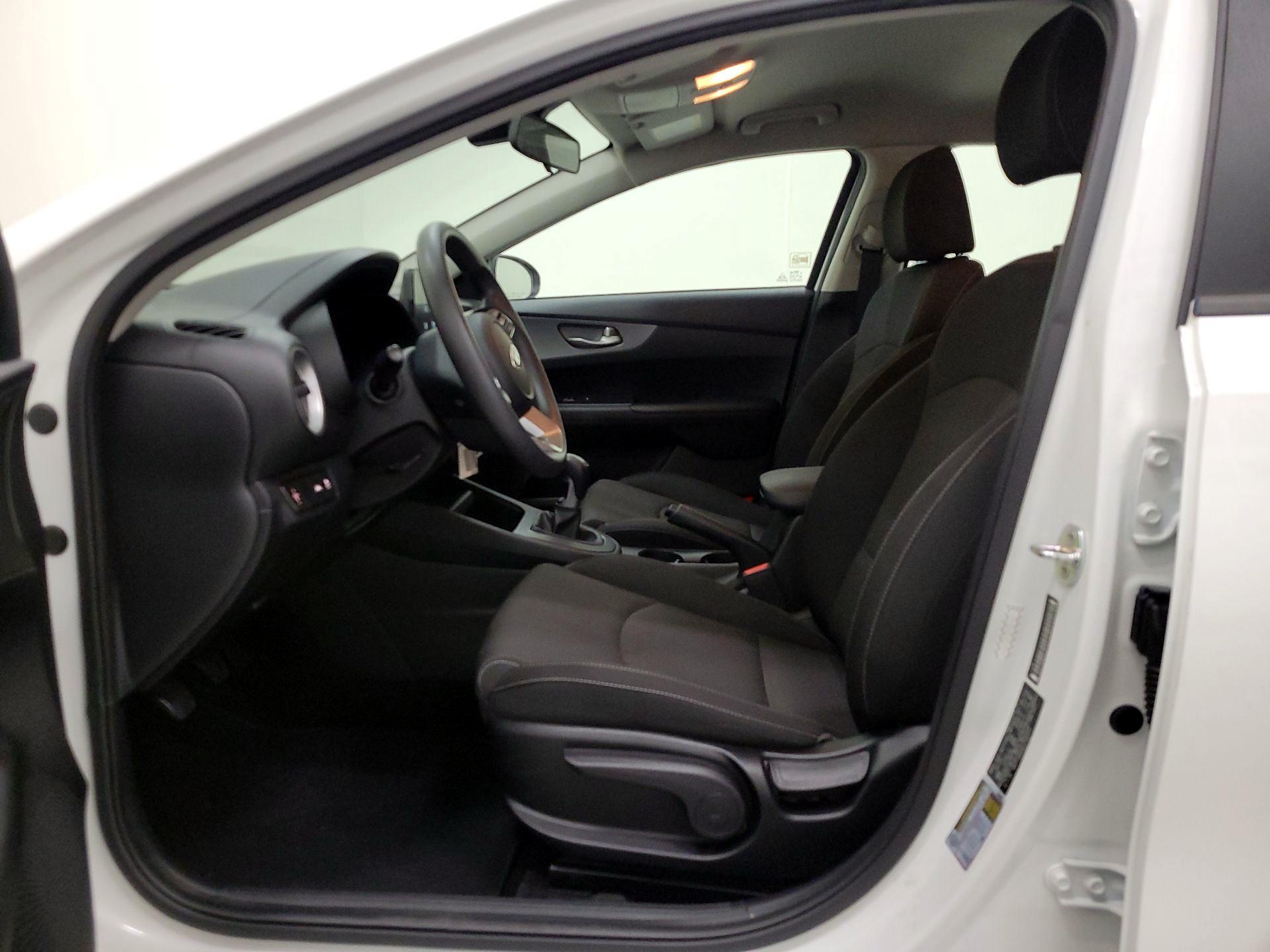 Thumbnail: 2020 Kia Forte - 11