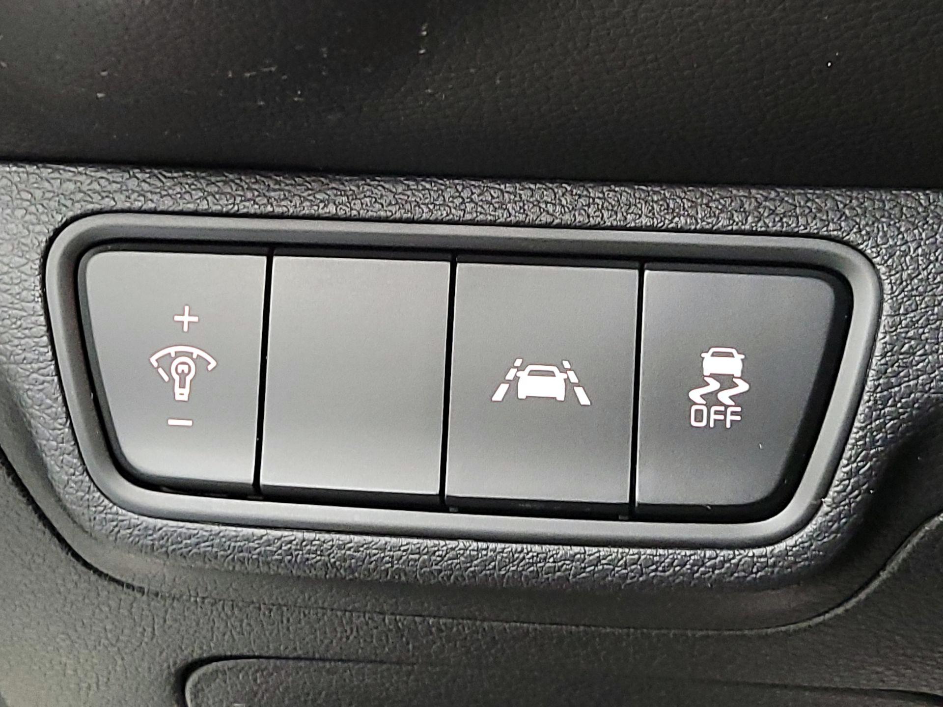 Thumbnail: 2020 Kia Forte - 13