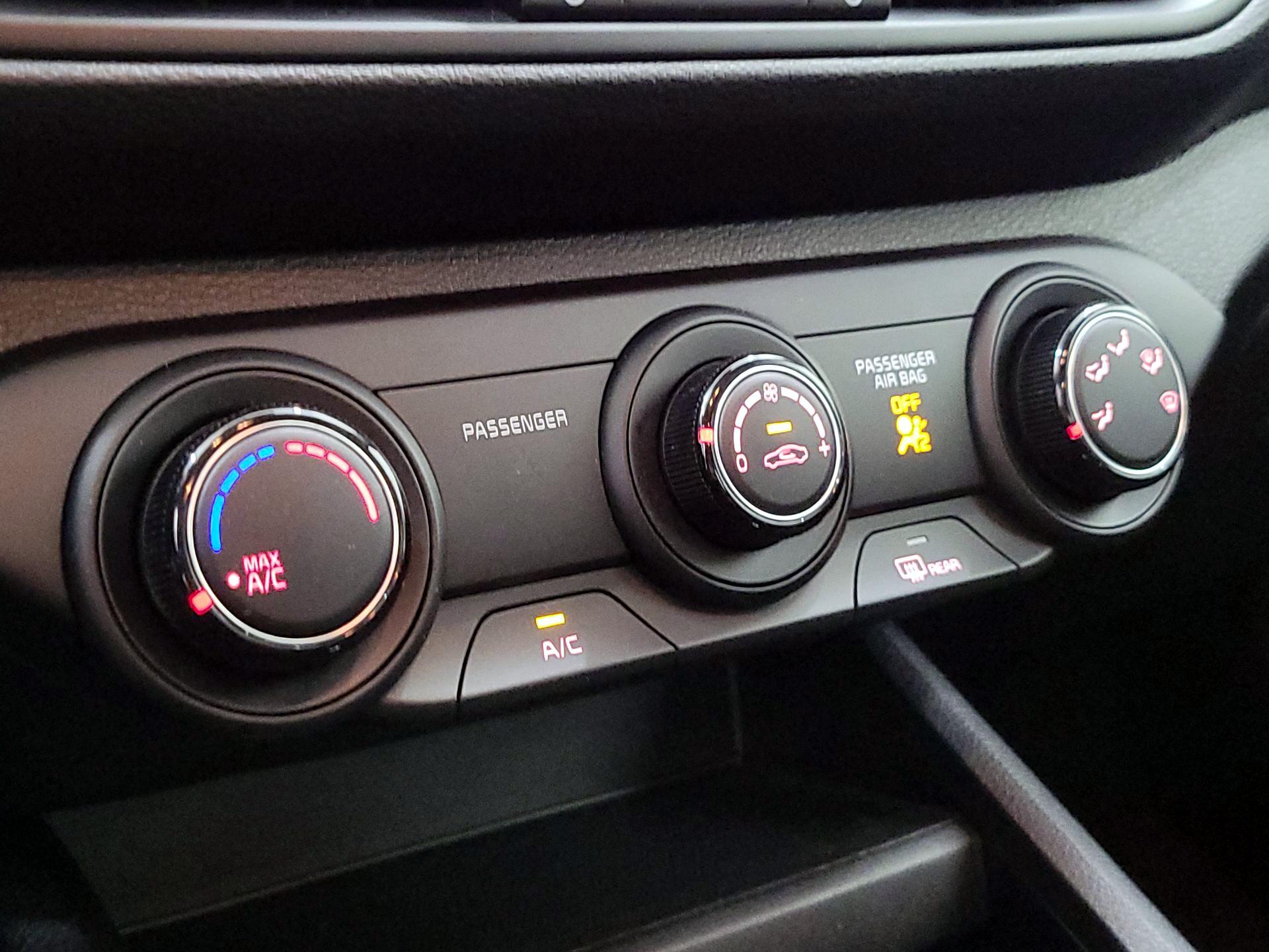 Thumbnail: 2020 Kia Forte - 16