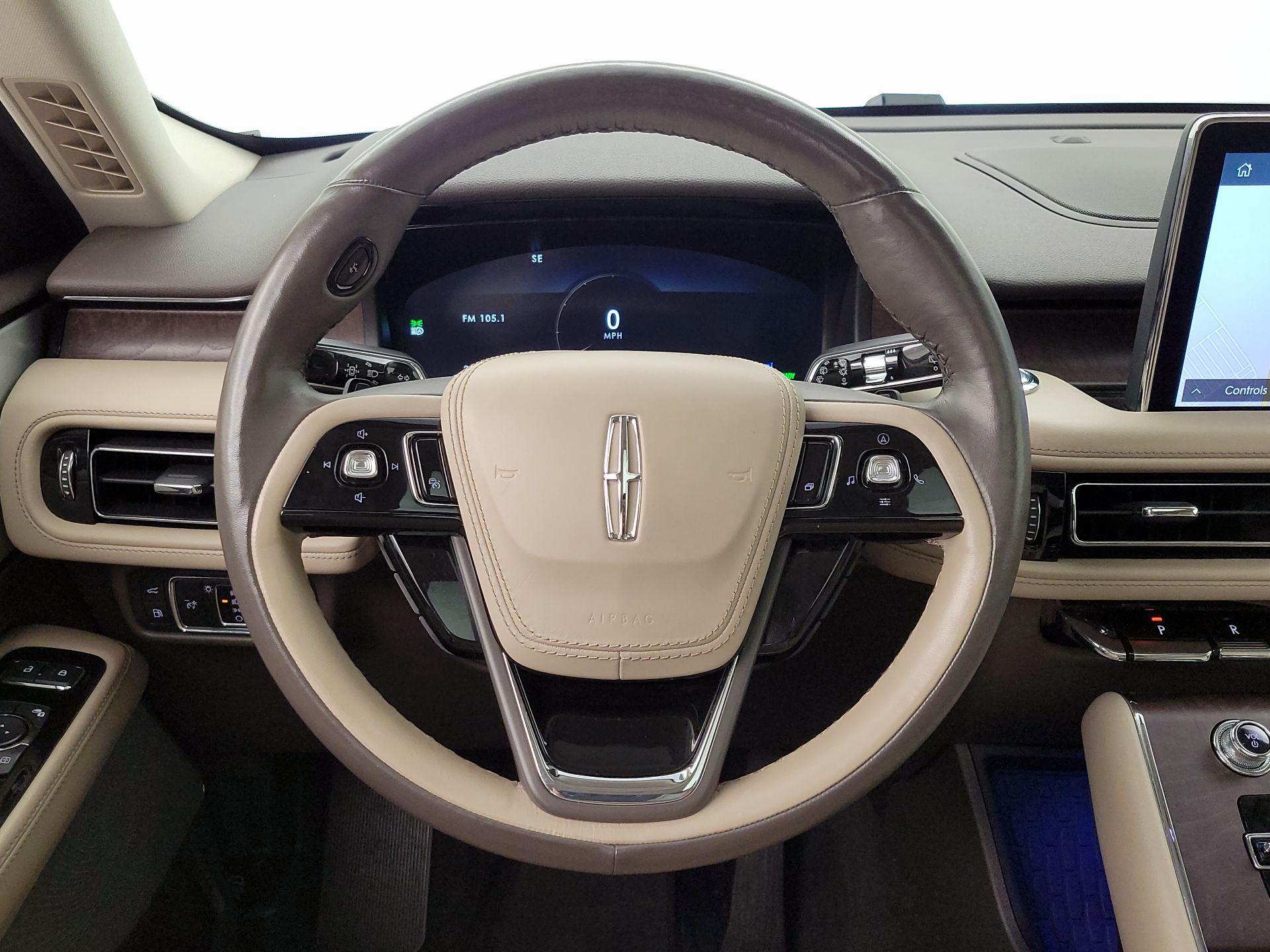 Thumbnail: 2023 Lincoln Aviator - 10